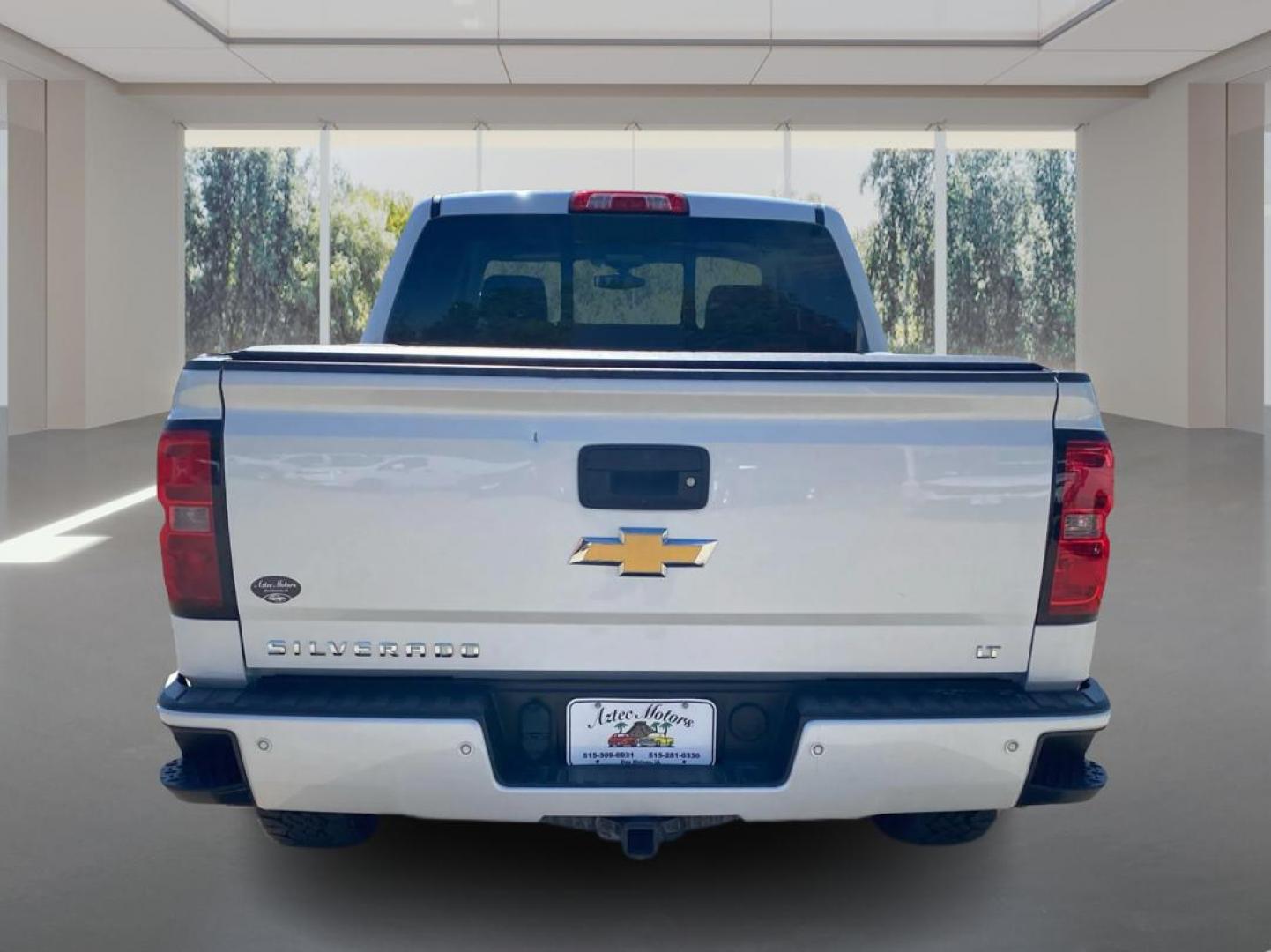 2017 WHITE CHEVROLET SILVERADO 1500 CREW CAB LT Z71 (3GCUKREC2HG) with an 5.3L engine, Automatic transmission, located at 908 SE 14th Street, Des Moines, IA, 50317, (515) 281-0330, 41.580303, -93.597046 - Photo#3