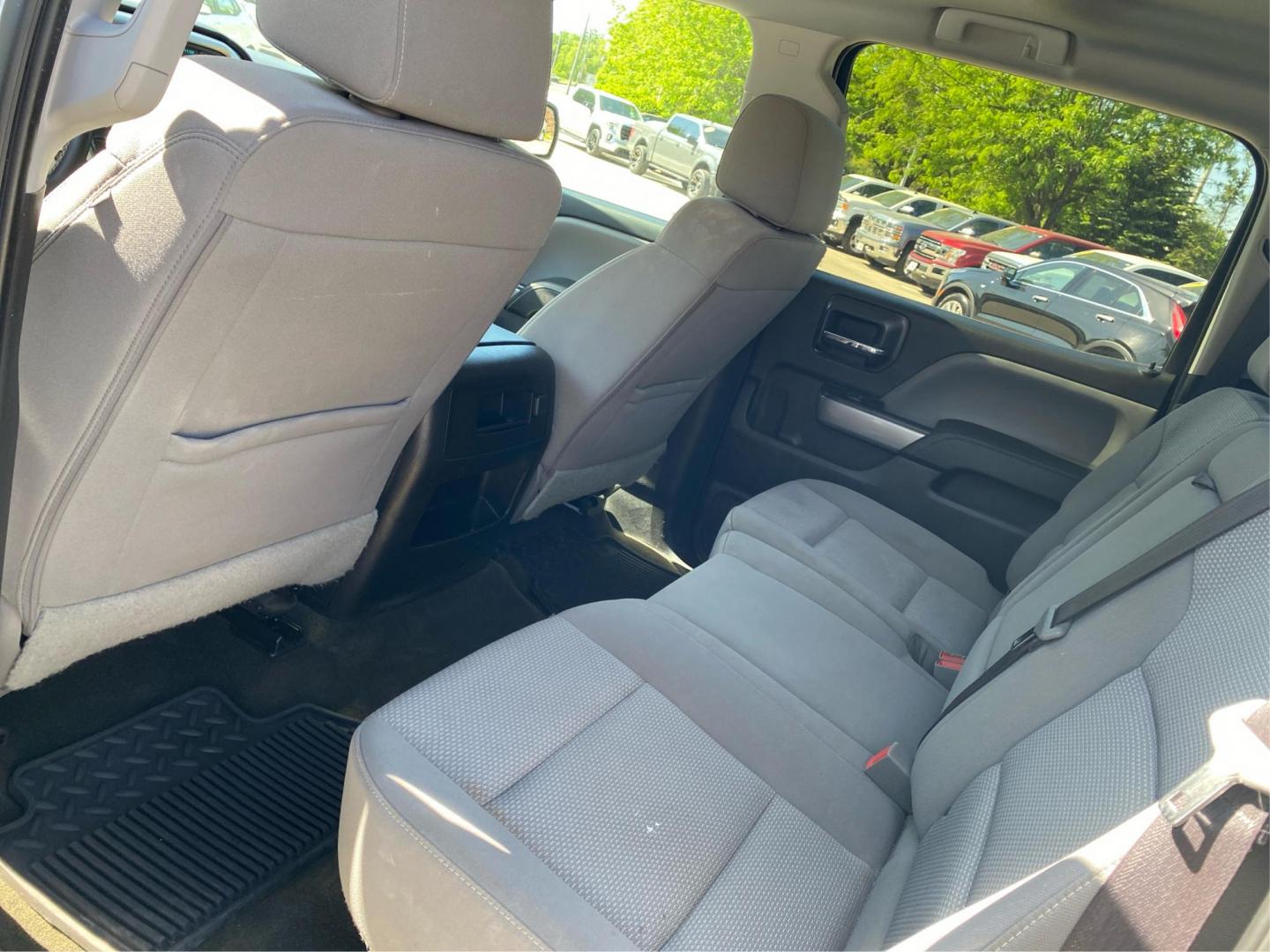 2017 WHITE CHEVROLET SILVERADO 1500 CREW CAB LT Z71 (3GCUKREC2HG) with an 5.3L engine, Automatic transmission, located at 908 SE 14th Street, Des Moines, IA, 50317, (515) 281-0330, 41.580303, -93.597046 - Photo#9