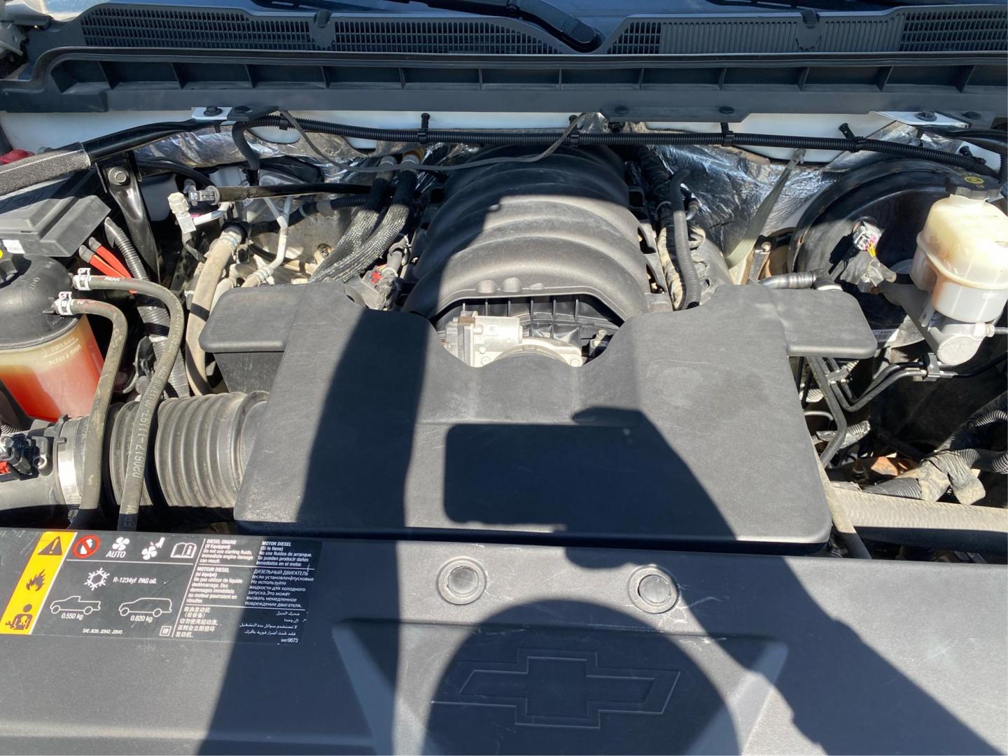 2017 WHITE CHEVROLET SILVERADO 1500 CREW CAB LT Z71 (3GCUKREC2HG) with an 5.3L engine, Automatic transmission, located at 908 SE 14th Street, Des Moines, IA, 50317, (515) 281-0330, 41.580303, -93.597046 - Photo#10