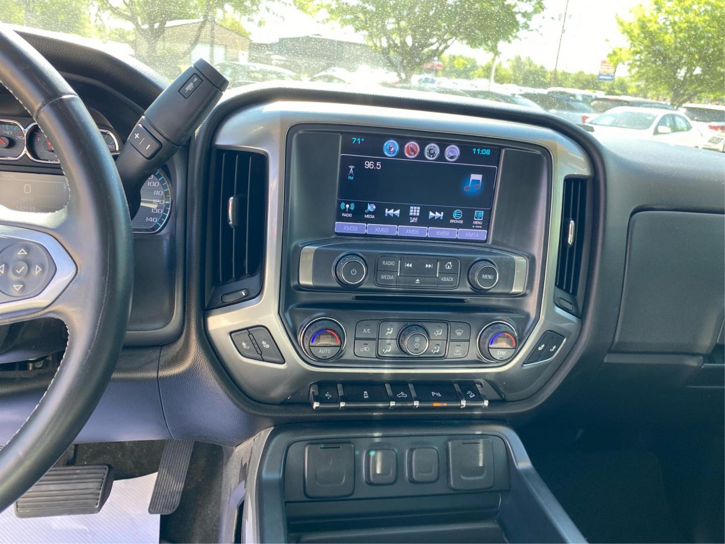 2017 WHITE CHEVROLET SILVERADO 1500 CREW CAB LT Z71 (3GCUKREC2HG) with an 5.3L engine, Automatic transmission, located at 908 SE 14th Street, Des Moines, IA, 50317, (515) 281-0330, 41.580303, -93.597046 - Photo#12