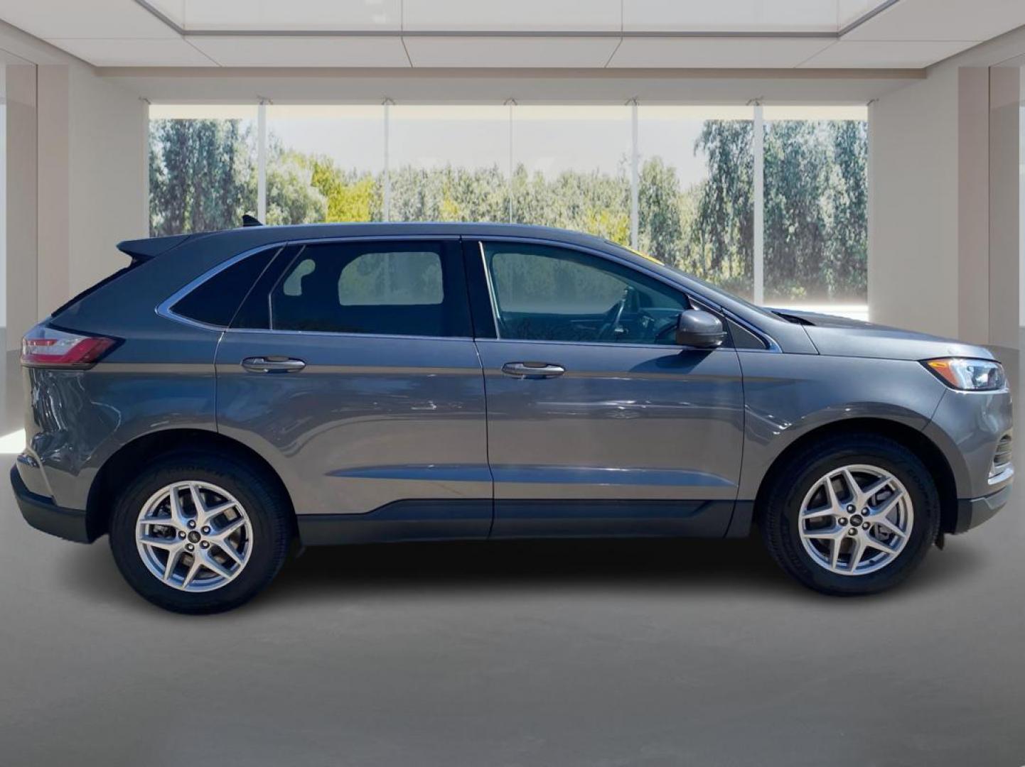 2024 GRAY FORD EDGE SEL (2FMPK4J91RB) with an 2.0L engine, Automatic transmission, located at 908 SE 14th Street, Des Moines, IA, 50317, (515) 281-0330, 41.580303, -93.597046 - Photo#1