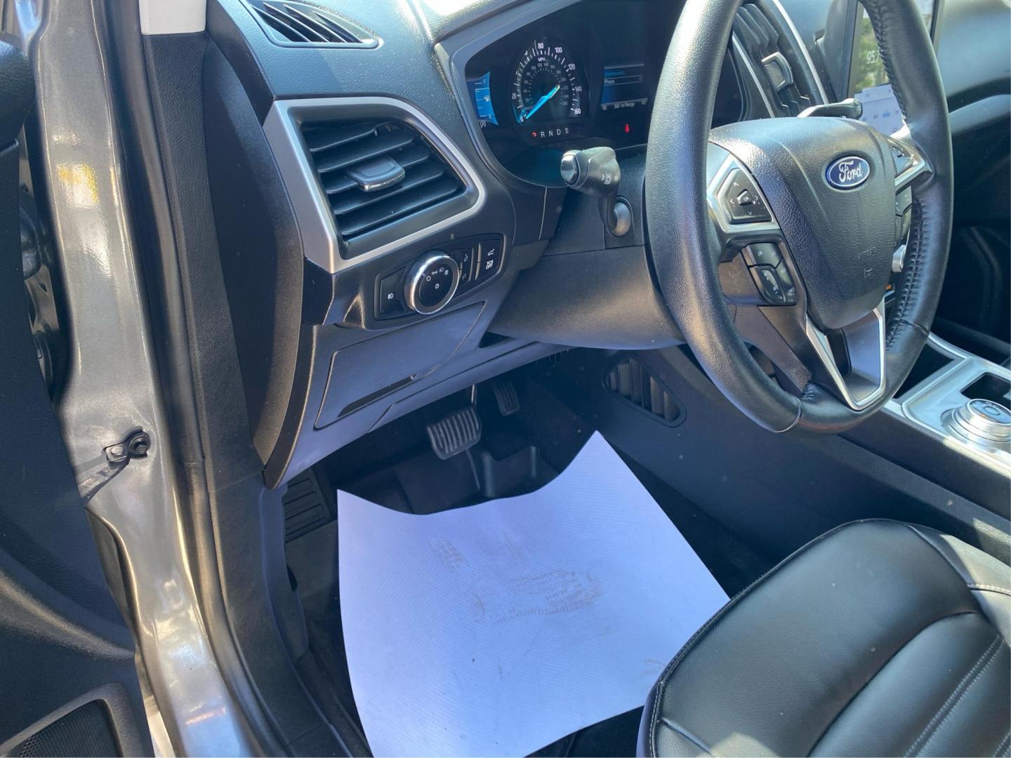 2024 GRAY FORD EDGE SEL (2FMPK4J91RB) with an 2.0L engine, Automatic transmission, located at 908 SE 14th Street, Des Moines, IA, 50317, (515) 281-0330, 41.580303, -93.597046 - Photo#17
