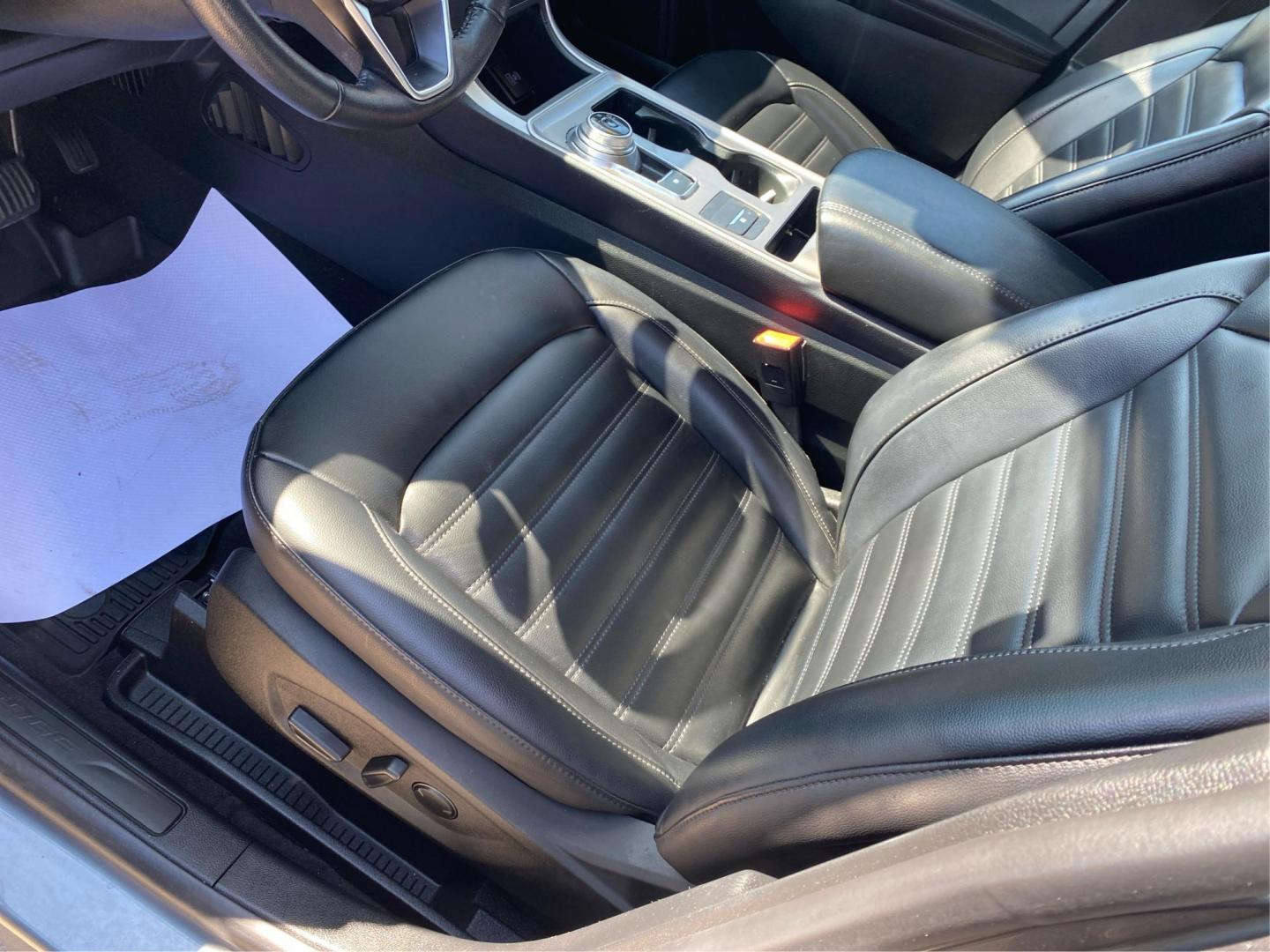 2024 GRAY FORD EDGE SEL (2FMPK4J91RB) with an 2.0L engine, Automatic transmission, located at 908 SE 14th Street, Des Moines, IA, 50317, (515) 281-0330, 41.580303, -93.597046 - Photo#18