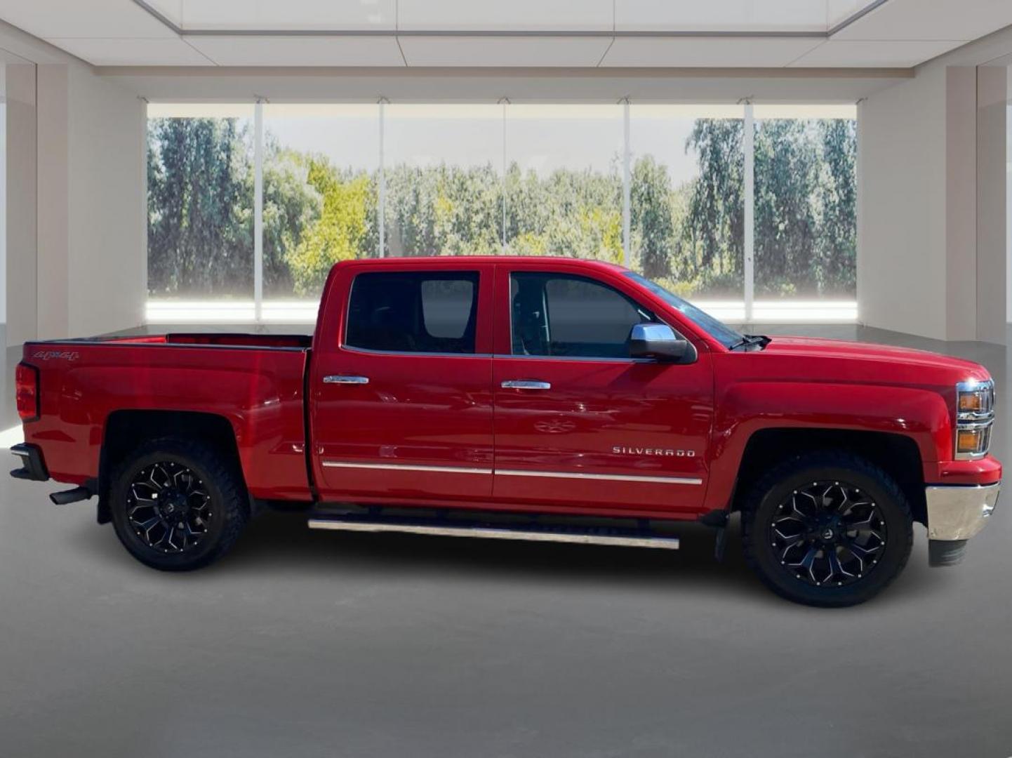 2015 RED CHEVROLET SILVERADO LTZ CREW CAB 1500 (3GCUKSECXFG) with an 5.3L engine, Automatic transmission, located at 908 SE 14th Street, Des Moines, IA, 50317, (515) 281-0330, 41.580303, -93.597046- Photo#1