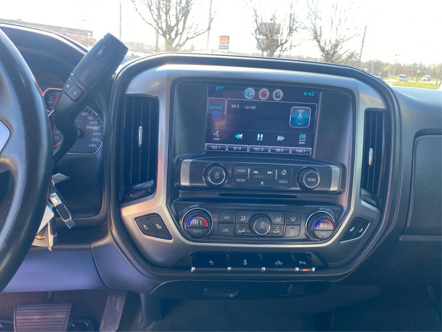 2015 RED CHEVROLET SILVERADO LTZ CREW CAB 1500 (3GCUKSECXFG) with an 5.3L engine, Automatic transmission, located at 908 SE 14th Street, Des Moines, IA, 50317, (515) 281-0330, 41.580303, -93.597046- Photo#12