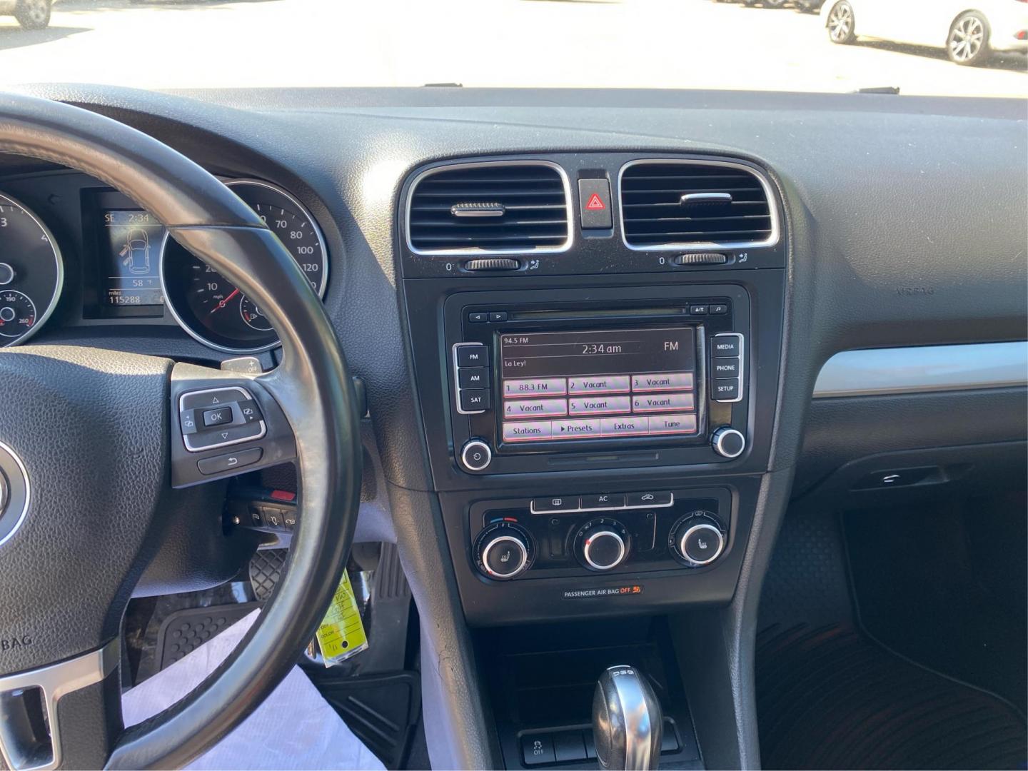 2012 WHITE VOLKSWAGEN GOLF (WVWDM7AJ6CW) with an 2.0L engine, Automatic transmission, located at 908 SE 14th Street, Des Moines, IA, 50317, (515) 281-0330, 41.580303, -93.597046 - Photo#13