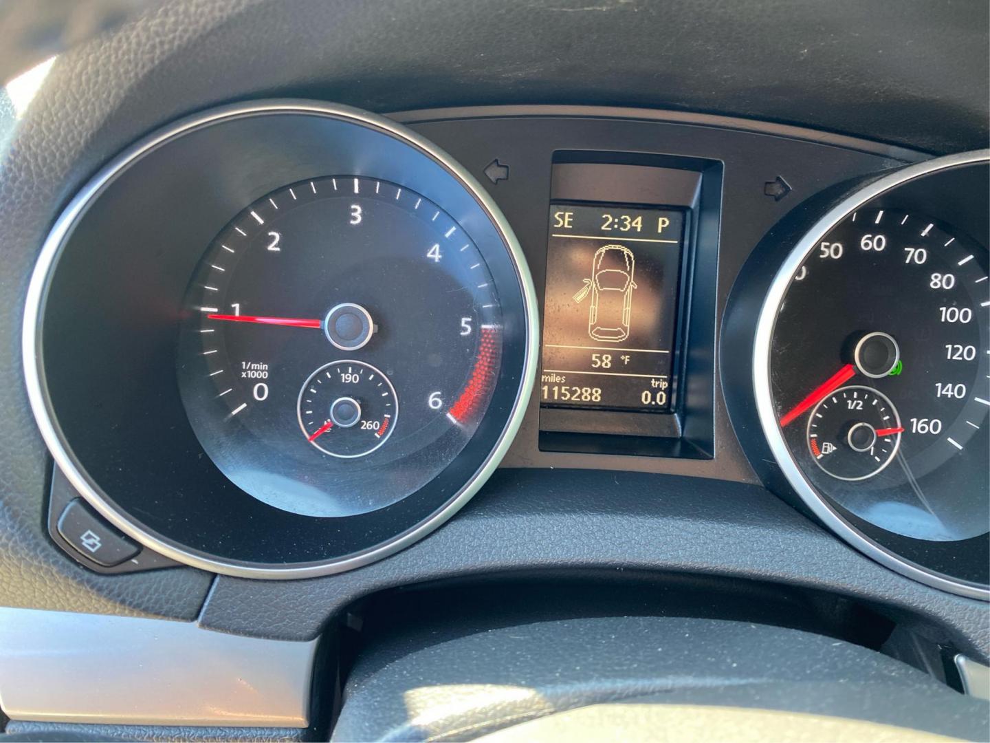 2012 WHITE VOLKSWAGEN GOLF (WVWDM7AJ6CW) with an 2.0L engine, Automatic transmission, located at 908 SE 14th Street, Des Moines, IA, 50317, (515) 281-0330, 41.580303, -93.597046 - Photo#15