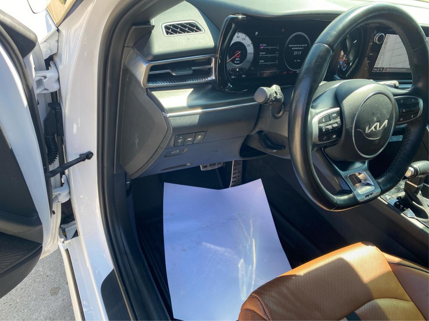 2023 WHITE KIA K5 GT (5XXG44J89PG) with an 2.5L engine, Automatic transmission, located at 908 SE 14th Street, Des Moines, IA, 50317, (515) 281-0330, 41.580303, -93.597046 - Photo#17