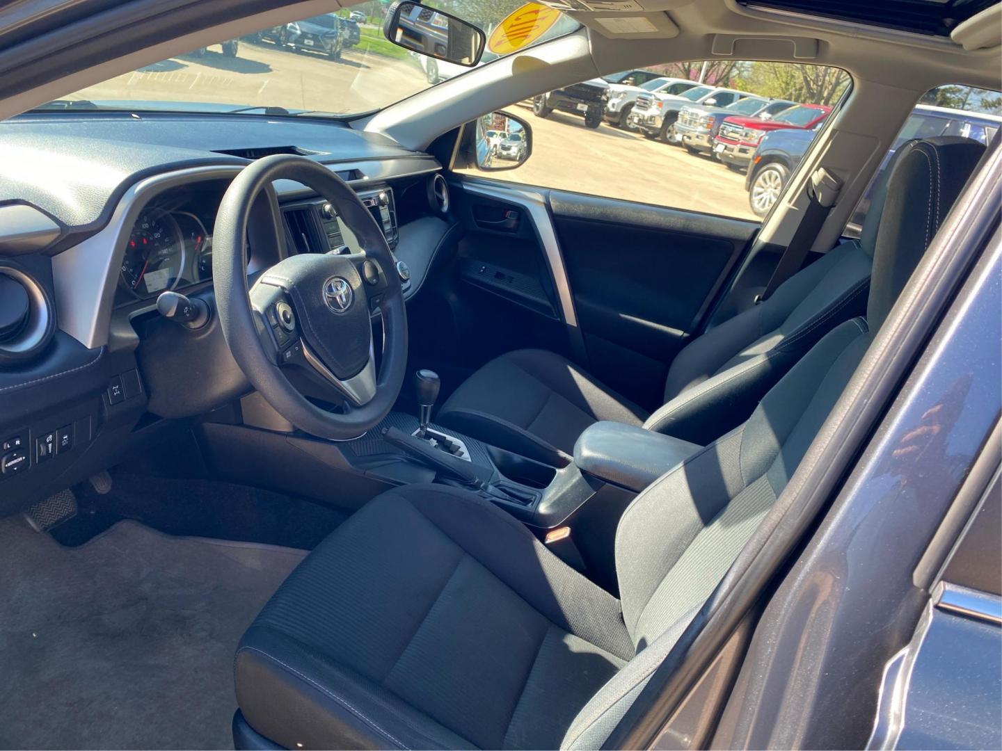 2013 GRAY TOYOTA RAV4 XLE (JTMRFREVXDD) with an 2.5L engine, Automatic transmission, located at 908 SE 14th Street, Des Moines, IA, 50317, (515) 281-0330, 41.580303, -93.597046 - Photo#8