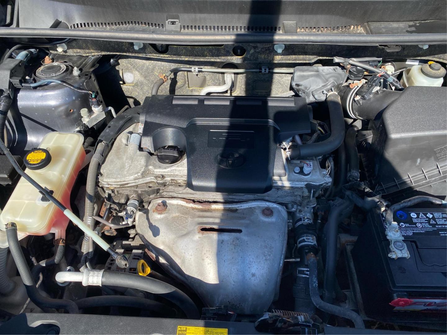 2013 GRAY TOYOTA RAV4 XLE (JTMRFREVXDD) with an 2.5L engine, Automatic transmission, located at 908 SE 14th Street, Des Moines, IA, 50317, (515) 281-0330, 41.580303, -93.597046 - Photo#10