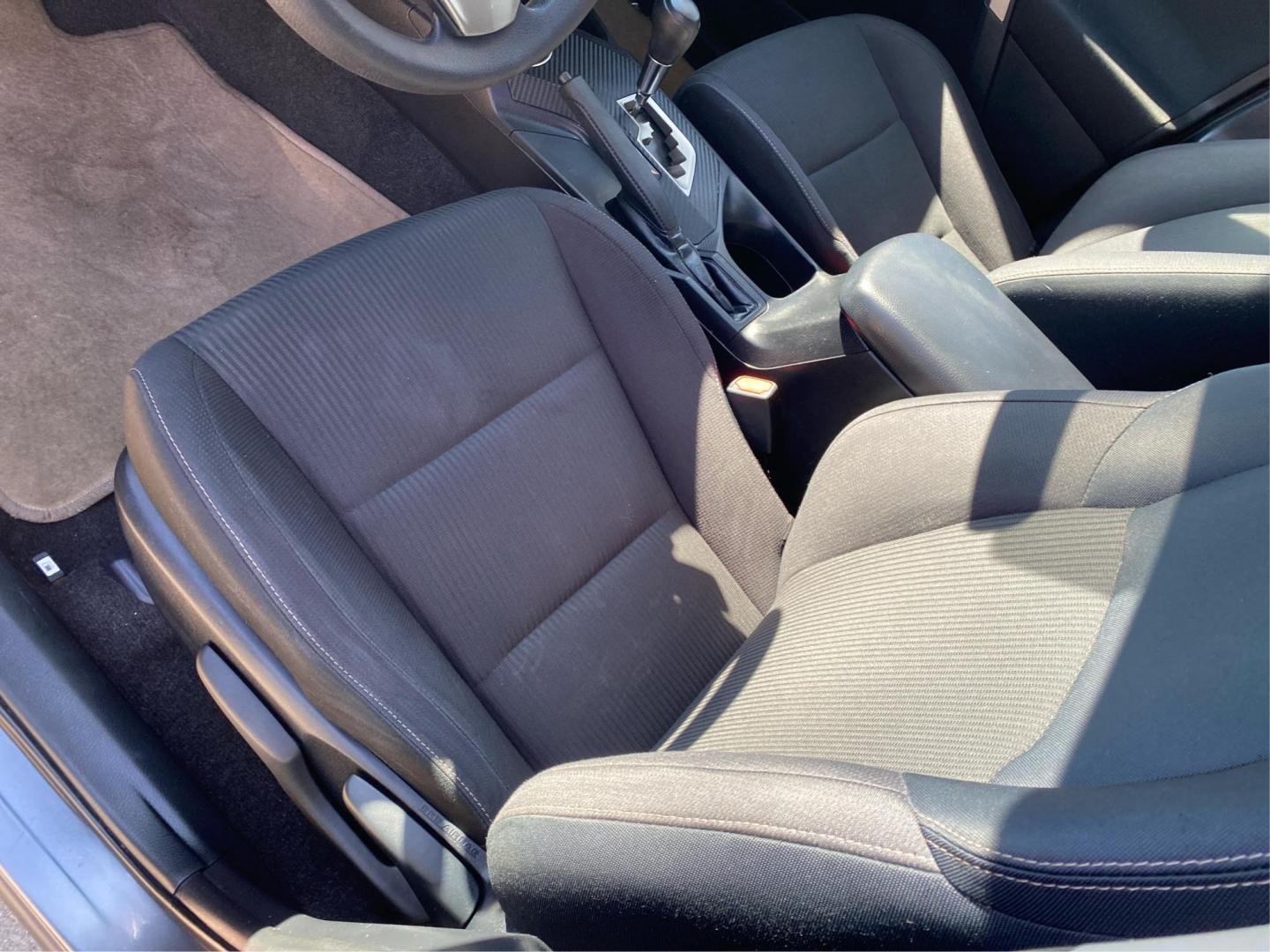 2013 GRAY TOYOTA RAV4 XLE (JTMRFREVXDD) with an 2.5L engine, Automatic transmission, located at 908 SE 14th Street, Des Moines, IA, 50317, (515) 281-0330, 41.580303, -93.597046 - Photo#18