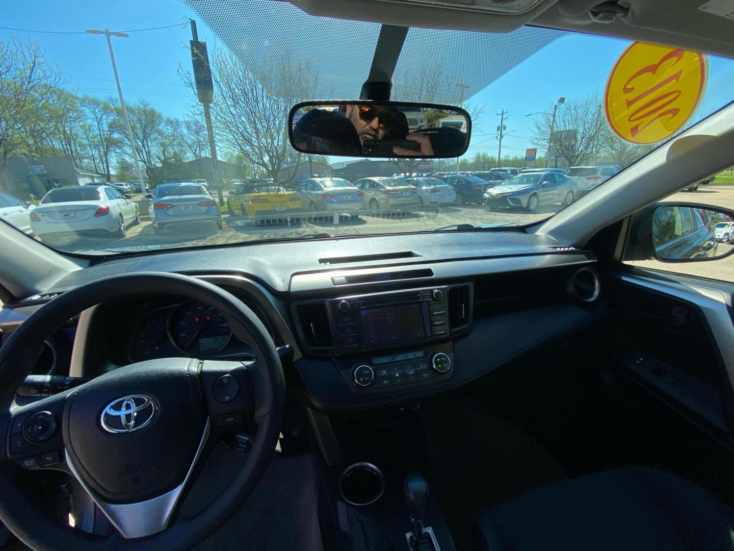 2013 GRAY TOYOTA RAV4 XLE (JTMRFREVXDD) with an 2.5L engine, Automatic transmission, located at 908 SE 14th Street, Des Moines, IA, 50317, (515) 281-0330, 41.580303, -93.597046 - Photo#21