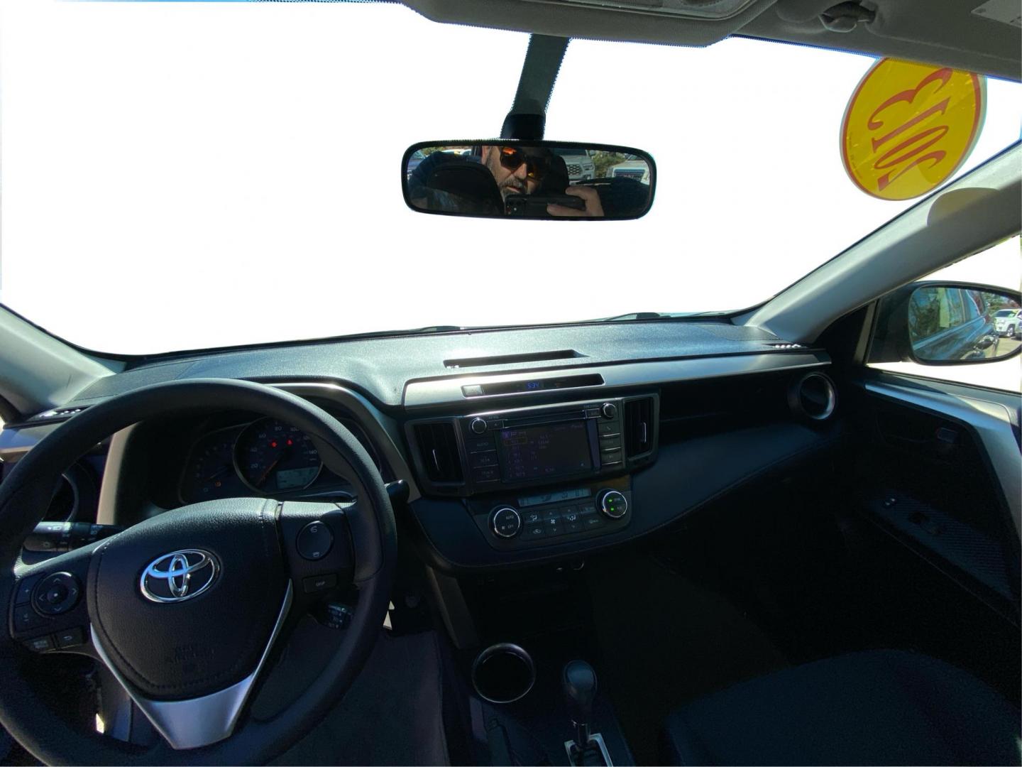 2013 GRAY TOYOTA RAV4 XLE (JTMRFREVXDD) with an 2.5L engine, Automatic transmission, located at 908 SE 14th Street, Des Moines, IA, 50317, (515) 281-0330, 41.580303, -93.597046 - Photo#22