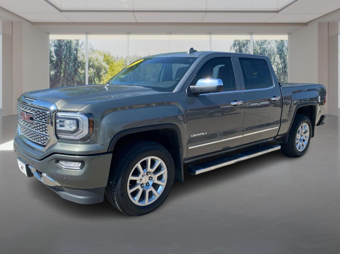 2017 GRAY GMC SIERRA 1500 DENALI (3GTU2PEJ7HG) with an 6.2L engine, Automatic transmission, located at 908 SE 14th Street, Des Moines, IA, 50317, (515) 281-0330, 41.580303, -93.597046 - Photo#7