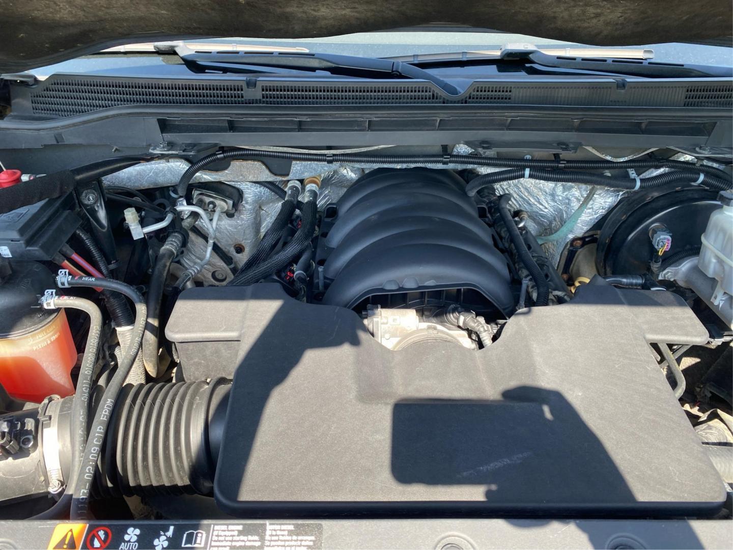 2017 GRAY GMC SIERRA 1500 DENALI (3GTU2PEJ7HG) with an 6.2L engine, Automatic transmission, located at 908 SE 14th Street, Des Moines, IA, 50317, (515) 281-0330, 41.580303, -93.597046 - Photo#10