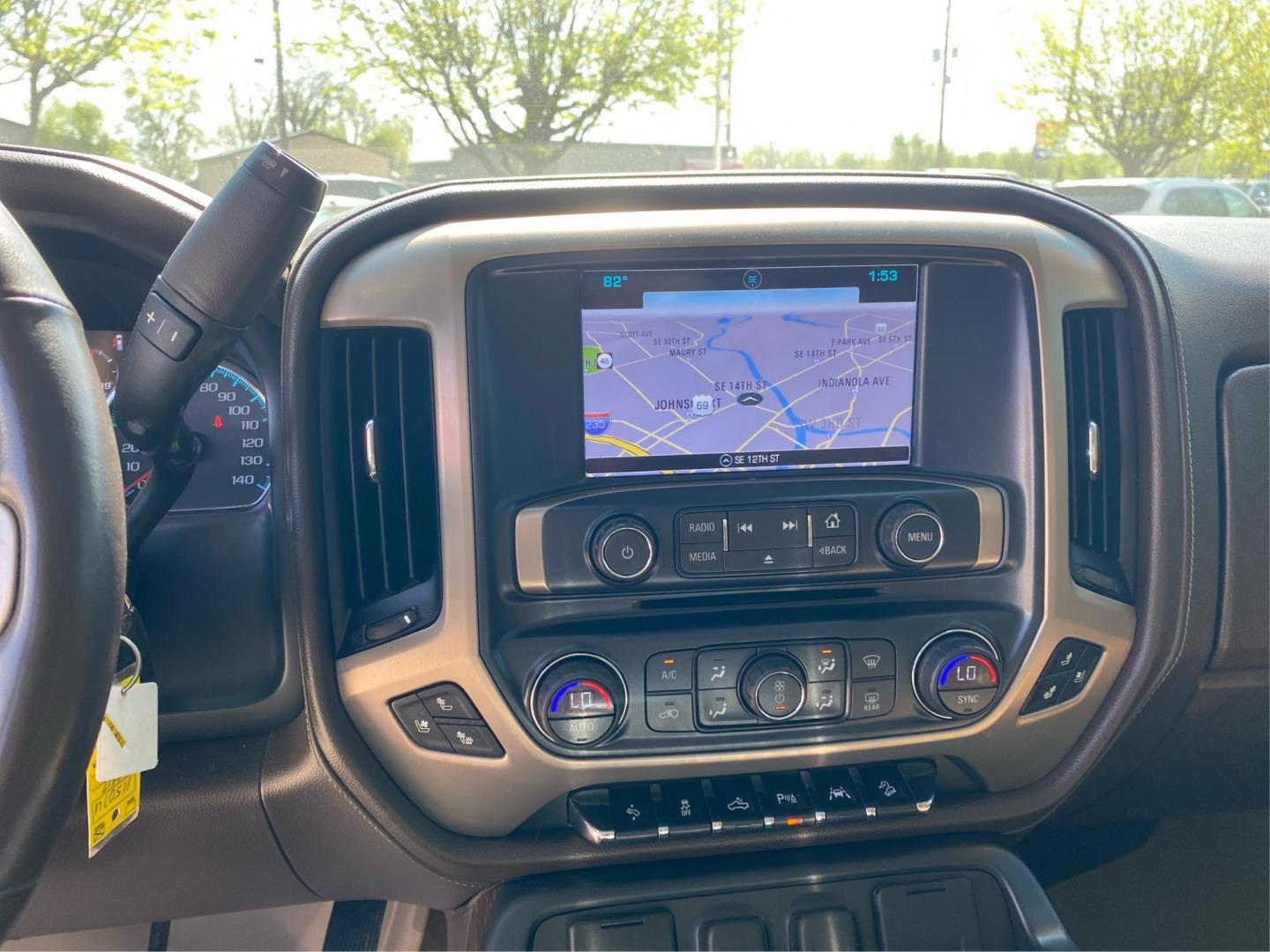 2017 GRAY GMC SIERRA 1500 DENALI (3GTU2PEJ7HG) with an 6.2L engine, Automatic transmission, located at 908 SE 14th Street, Des Moines, IA, 50317, (515) 281-0330, 41.580303, -93.597046 - Photo#12