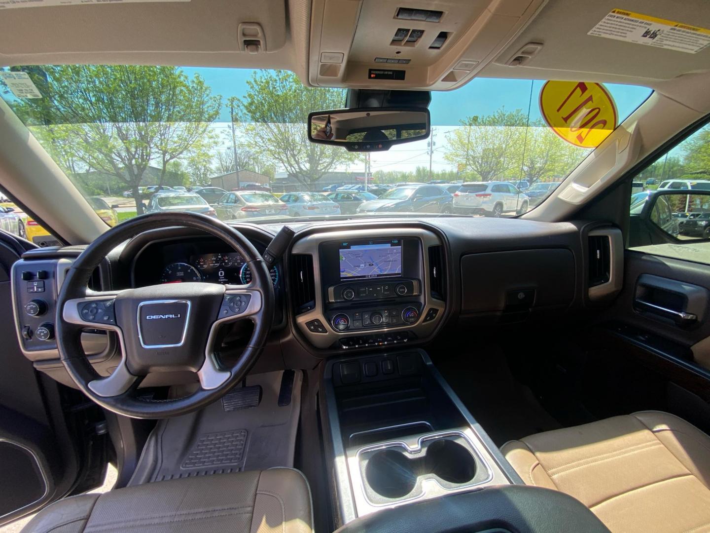 2017 GRAY GMC SIERRA 1500 DENALI (3GTU2PEJ7HG) with an 6.2L engine, Automatic transmission, located at 908 SE 14th Street, Des Moines, IA, 50317, (515) 281-0330, 41.580303, -93.597046 - Photo#20