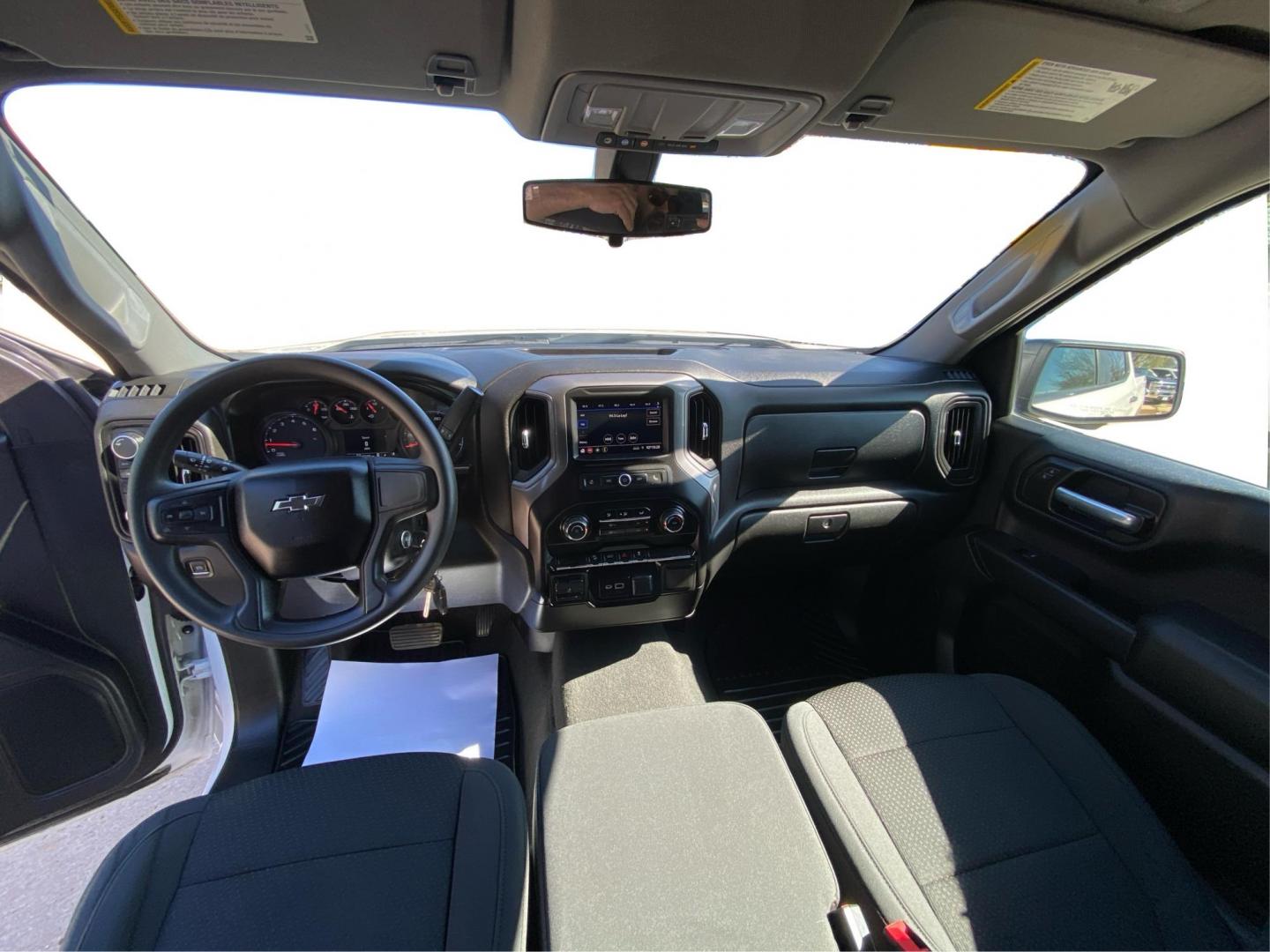 2021 WHITE CHEVROLET SILVERADO 1500 TRAIL BOSS CUSTOM (1GCPYCEF1MZ) with an 5.3L engine, Automatic transmission, located at 908 SE 14th Street, Des Moines, IA, 50317, (515) 281-0330, 41.580303, -93.597046 - Photo#21