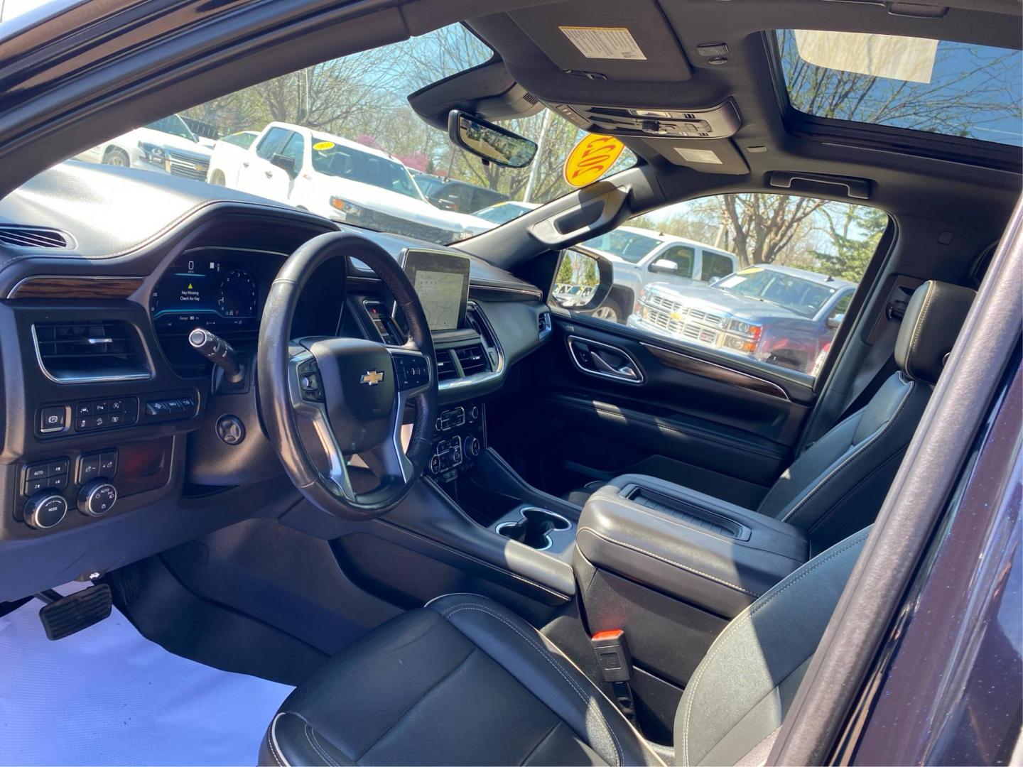 2023 BLACK CHEVROLET TAHOE 1500 PREMIER (1GNSKSKD5PR) with an 5.3L engine, Automatic transmission, located at 908 SE 14th Street, Des Moines, IA, 50317, (515) 281-0330, 41.580303, -93.597046 - Photo#8