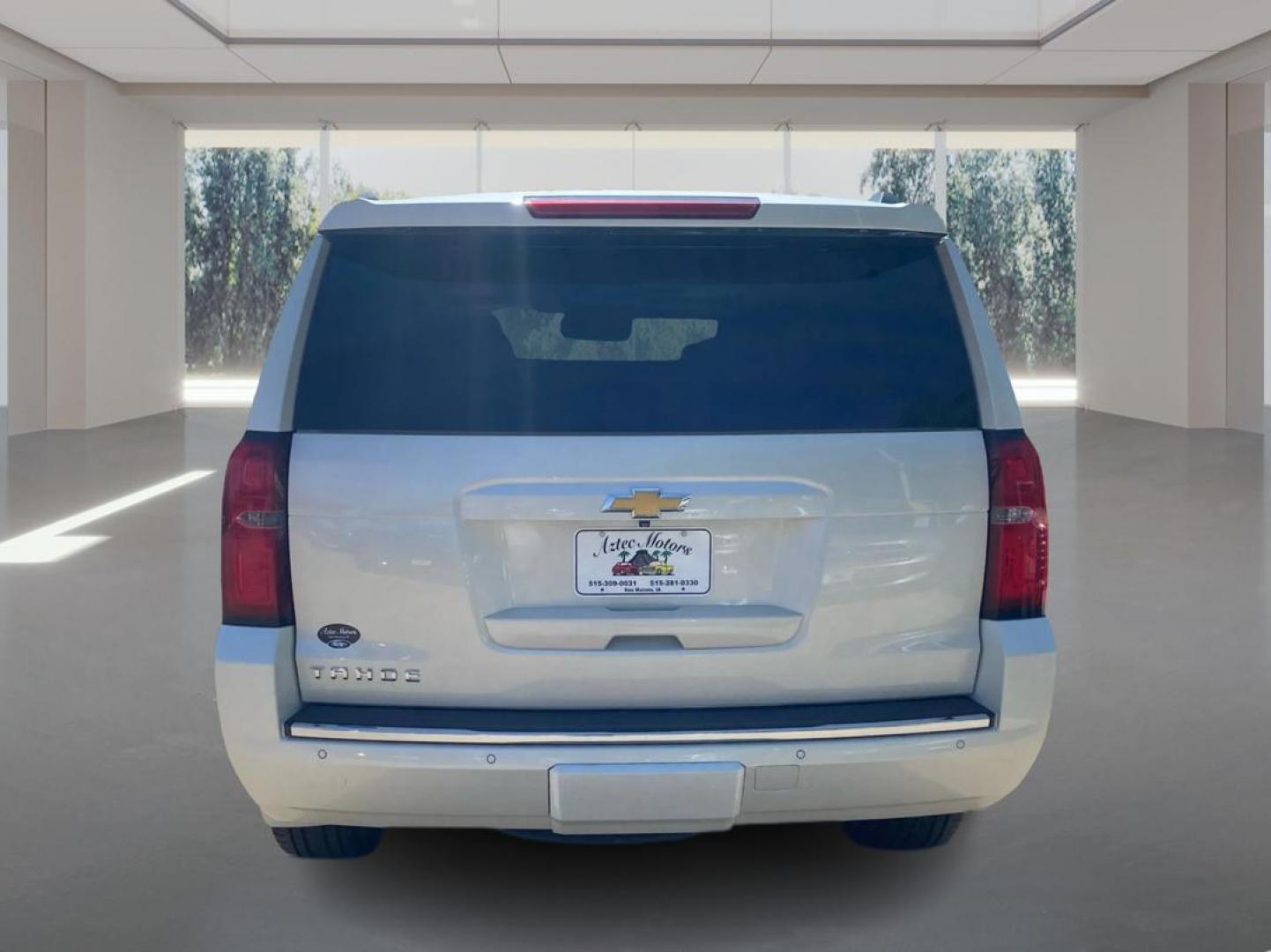 2015 WHITE CHEVROLET TAHOE 1500 LTZ (1GNSKCKC3FR) with an 5.3L engine, Automatic transmission, located at 908 SE 14th Street, Des Moines, IA, 50317, (515) 281-0330, 41.580303, -93.597046 - Photo#3