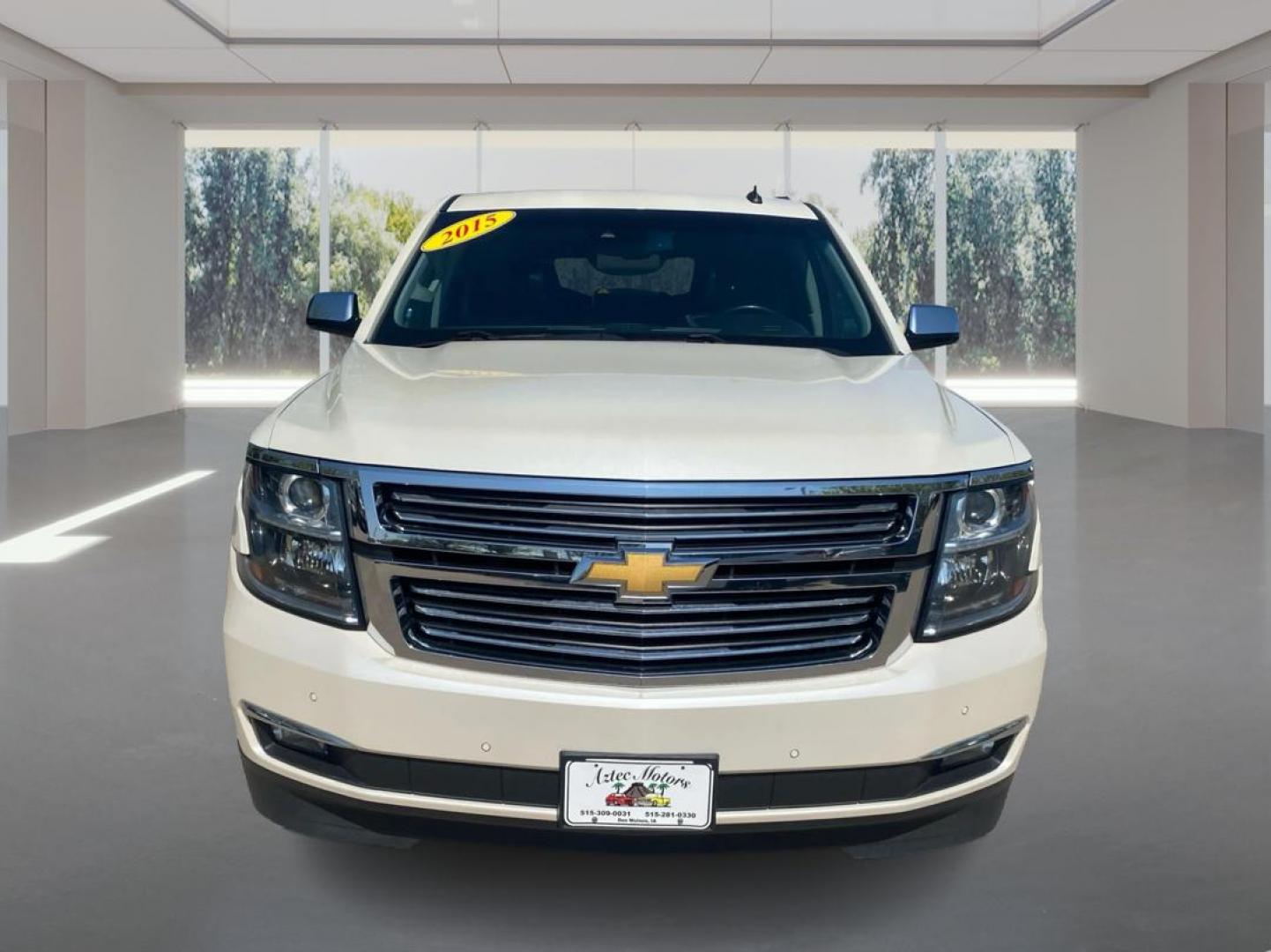 2015 WHITE CHEVROLET TAHOE 1500 LTZ (1GNSKCKC3FR) with an 5.3L engine, Automatic transmission, located at 908 SE 14th Street, Des Moines, IA, 50317, (515) 281-0330, 41.580303, -93.597046 - Photo#6