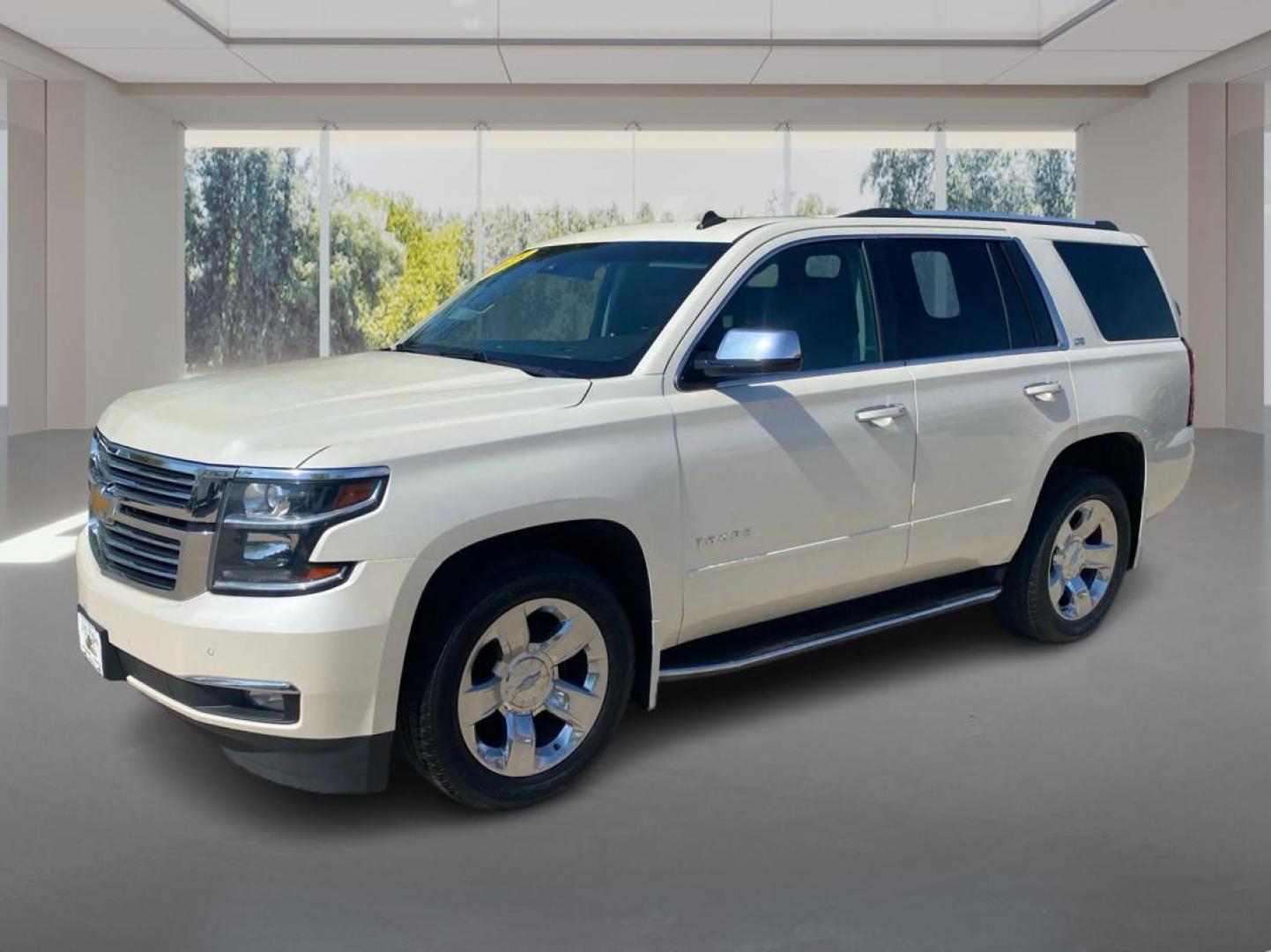 2015 WHITE CHEVROLET TAHOE 1500 LTZ (1GNSKCKC3FR) with an 5.3L engine, Automatic transmission, located at 908 SE 14th Street, Des Moines, IA, 50317, (515) 281-0330, 41.580303, -93.597046 - Photo#7