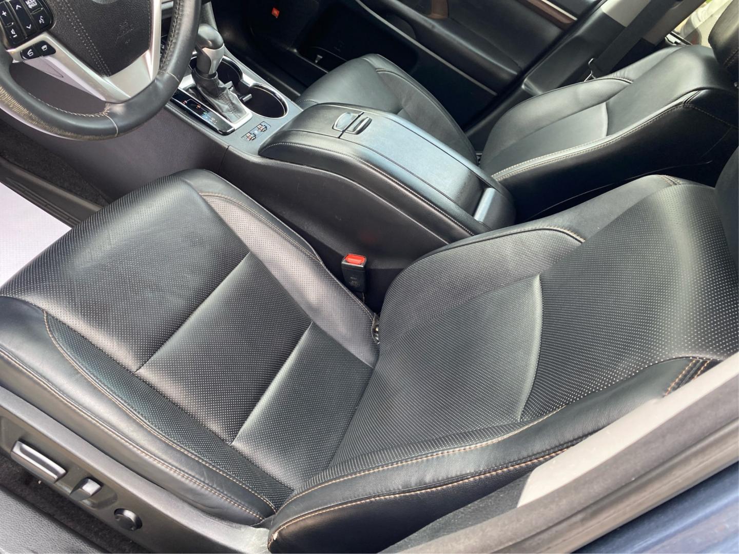 2016 BLUE TOYOTA HIGHLANDER LIMITED (5TDDKRFH9GS) with an 3.5L engine, Automatic transmission, located at 908 SE 14th Street, Des Moines, IA, 50317, (515) 281-0330, 41.580303, -93.597046- Photo#18