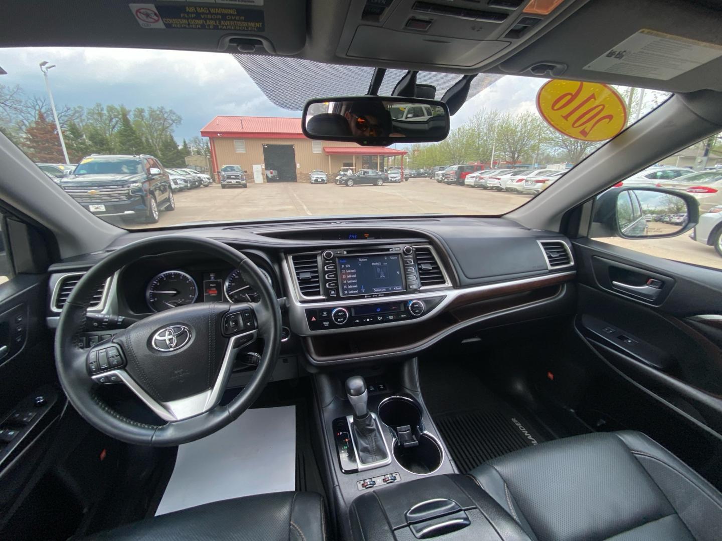 2016 BLUE TOYOTA HIGHLANDER LIMITED (5TDDKRFH9GS) with an 3.5L engine, Automatic transmission, located at 908 SE 14th Street, Des Moines, IA, 50317, (515) 281-0330, 41.580303, -93.597046- Photo#21