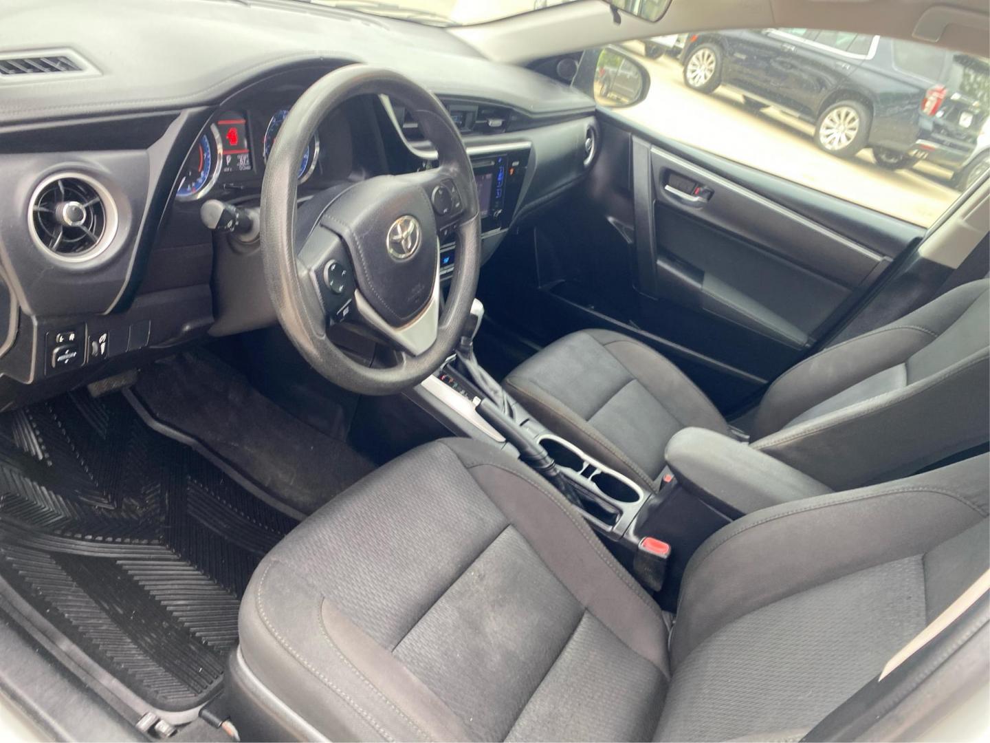 2017 SILVER TOYOTA COROLLA L (2T1BURHE6HC) with an 1.8L engine, Continuously Variable transmission, located at 908 SE 14th Street, Des Moines, IA, 50317, (515) 281-0330, 41.580303, -93.597046 - Photo#8