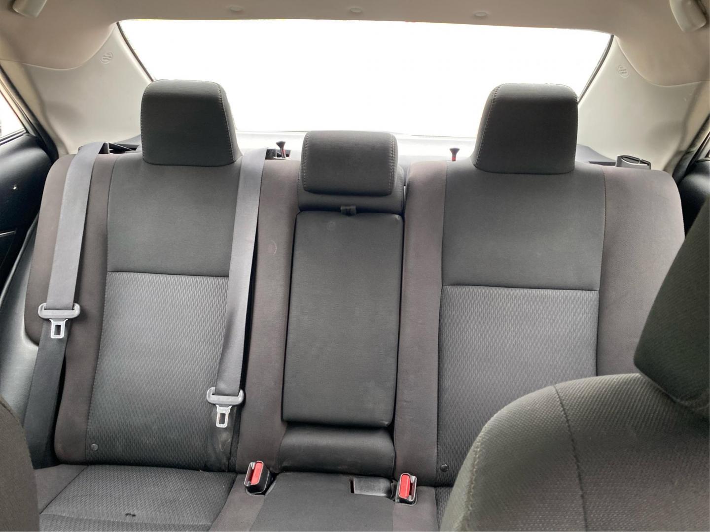 2017 SILVER TOYOTA COROLLA L (2T1BURHE6HC) with an 1.8L engine, Continuously Variable transmission, located at 908 SE 14th Street, Des Moines, IA, 50317, (515) 281-0330, 41.580303, -93.597046 - Photo#13