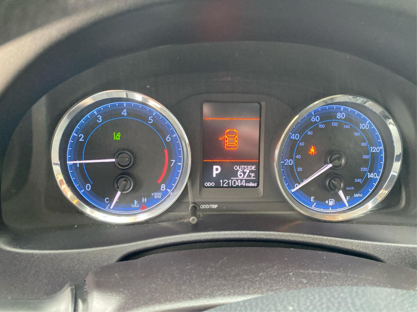 2017 SILVER TOYOTA COROLLA L (2T1BURHE6HC) with an 1.8L engine, Continuously Variable transmission, located at 908 SE 14th Street, Des Moines, IA, 50317, (515) 281-0330, 41.580303, -93.597046 - Photo#14