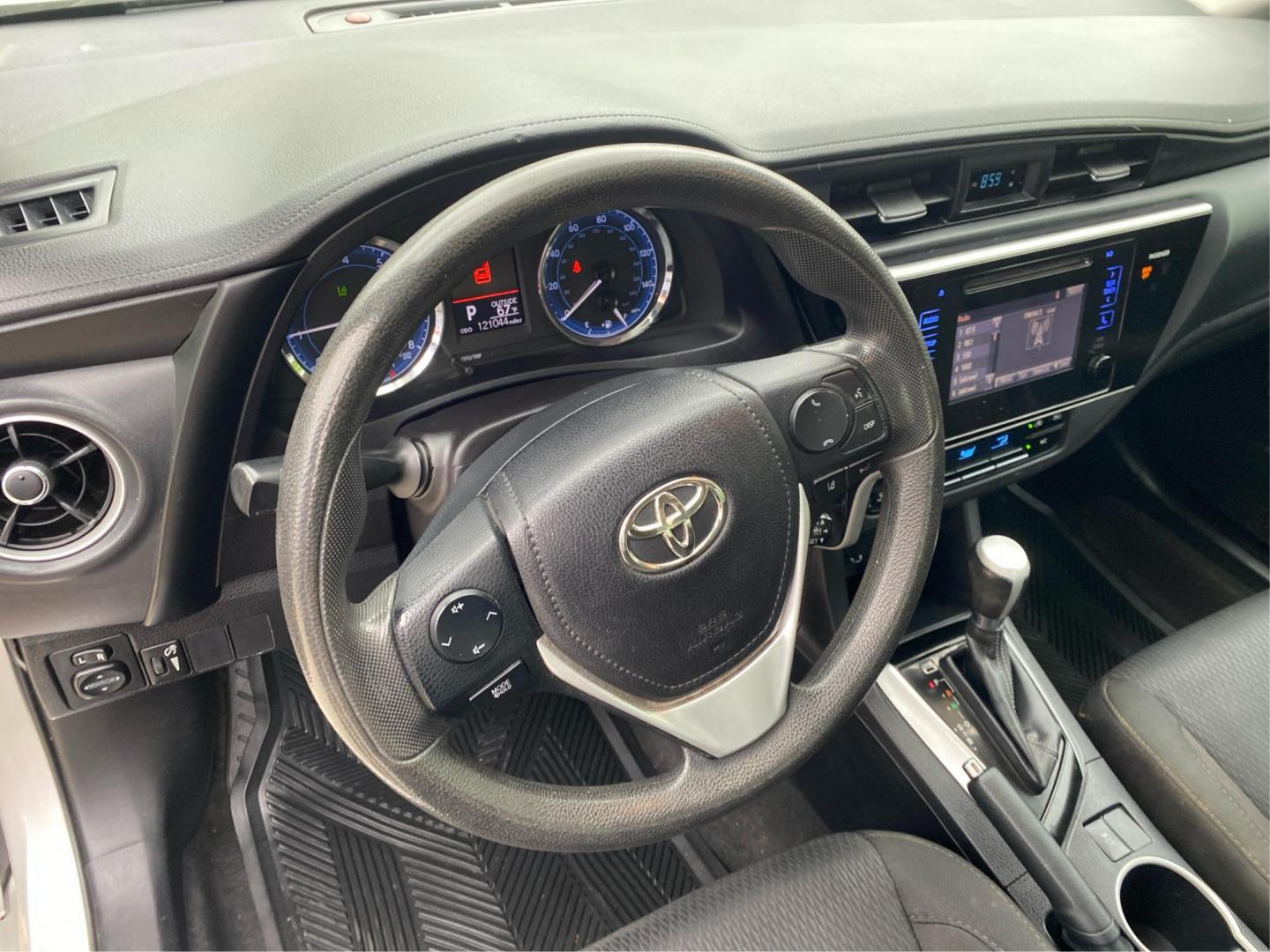 2017 SILVER TOYOTA COROLLA L (2T1BURHE6HC) with an 1.8L engine, Continuously Variable transmission, located at 908 SE 14th Street, Des Moines, IA, 50317, (515) 281-0330, 41.580303, -93.597046 - Photo#15