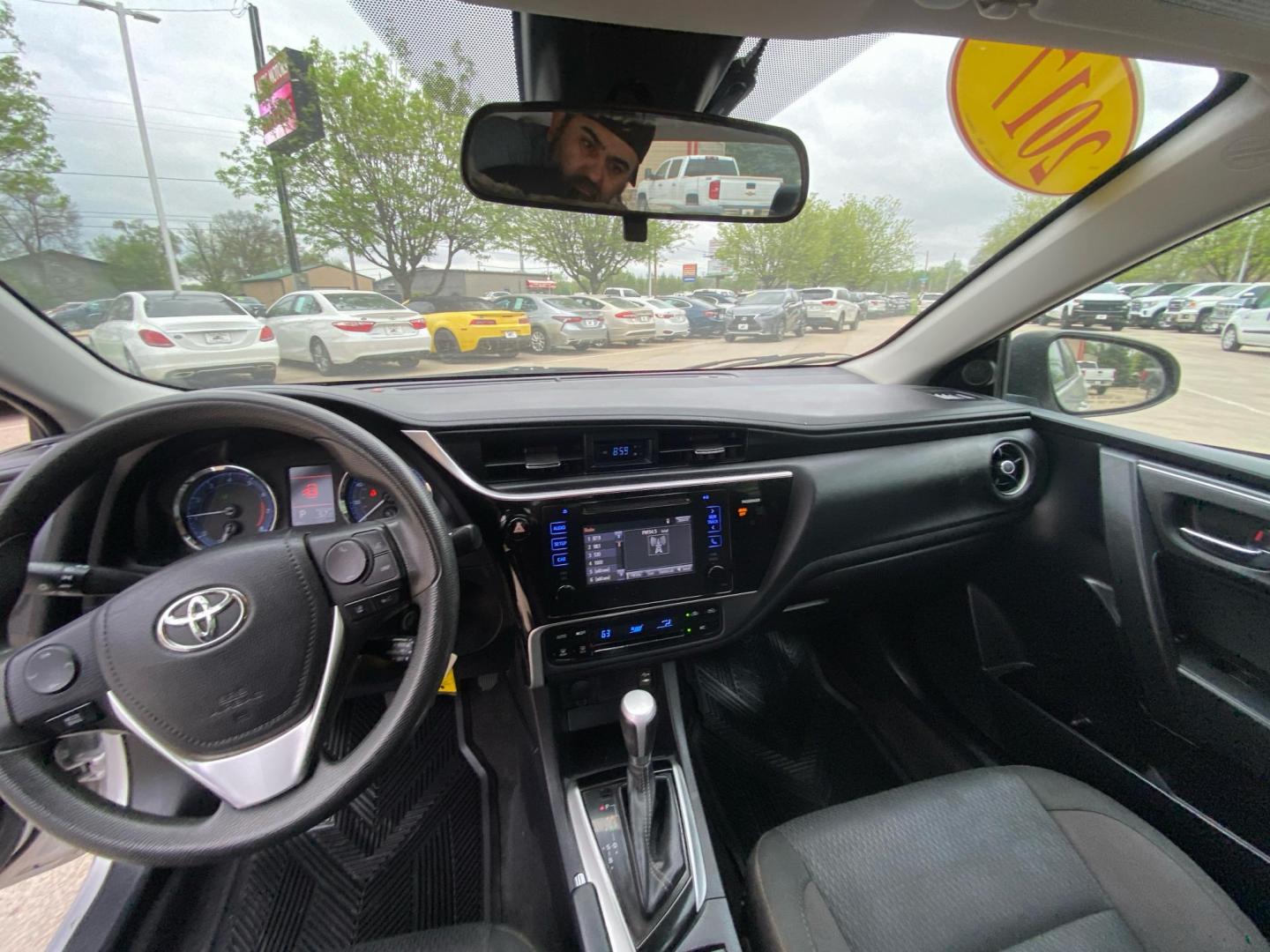 2017 SILVER TOYOTA COROLLA L (2T1BURHE6HC) with an 1.8L engine, Continuously Variable transmission, located at 908 SE 14th Street, Des Moines, IA, 50317, (515) 281-0330, 41.580303, -93.597046 - Photo#20