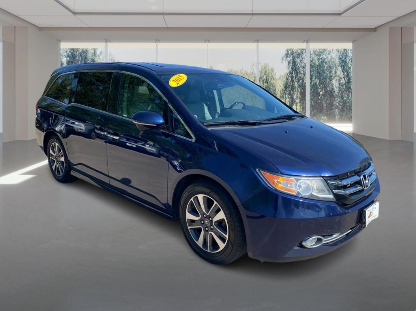 2015 Honda Odyssey Touring's photo