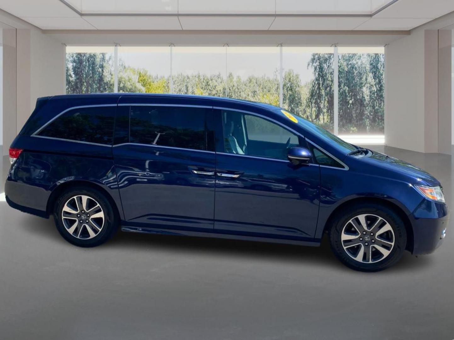 2015 BLUE HONDA ODYSSEY TOURING (5FNRL5H91FB) with an 3.5L engine, Automatic transmission, located at 908 SE 14th Street, Des Moines, IA, 50317, (515) 281-0330, 41.580303, -93.597046 - Photo#1