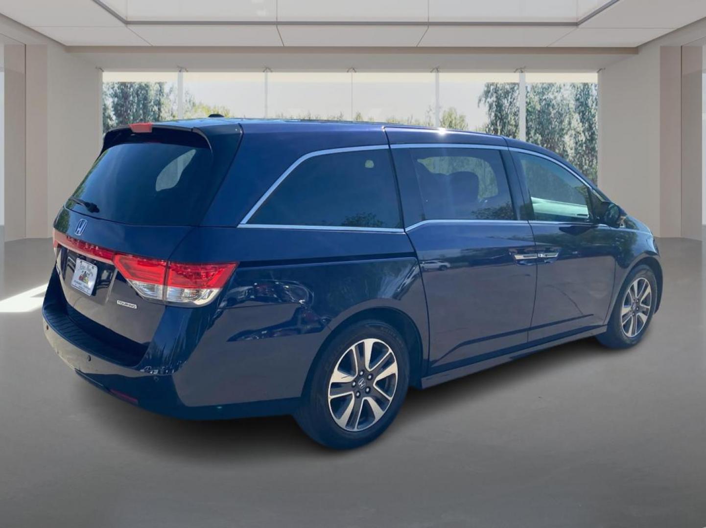 2015 BLUE HONDA ODYSSEY TOURING (5FNRL5H91FB) with an 3.5L engine, Automatic transmission, located at 908 SE 14th Street, Des Moines, IA, 50317, (515) 281-0330, 41.580303, -93.597046 - Photo#2