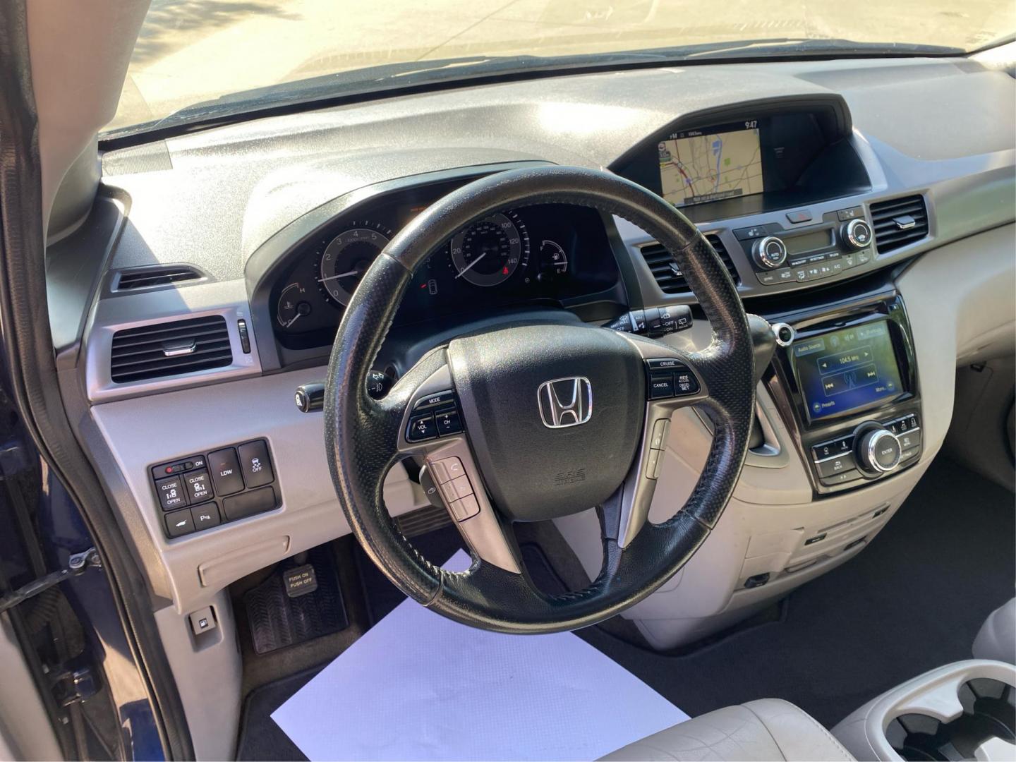 2015 BLUE HONDA ODYSSEY TOURING (5FNRL5H91FB) with an 3.5L engine, Automatic transmission, located at 908 SE 14th Street, Des Moines, IA, 50317, (515) 281-0330, 41.580303, -93.597046 - Photo#16