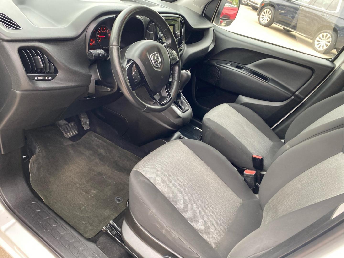 2020 WHITE RAM PROMASTER CITY SLT (ZFBHRFBB3L6) with an 2.4L engine, Automatic transmission, located at 908 SE 14th Street, Des Moines, IA, 50317, (515) 281-0330, 41.580303, -93.597046 - Photo#8