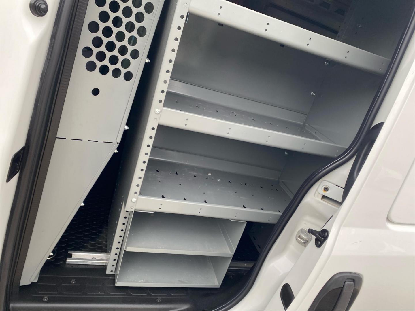 2020 WHITE RAM PROMASTER CITY SLT (ZFBHRFBB3L6) with an 2.4L engine, Automatic transmission, located at 908 SE 14th Street, Des Moines, IA, 50317, (515) 281-0330, 41.580303, -93.597046 - Photo#9