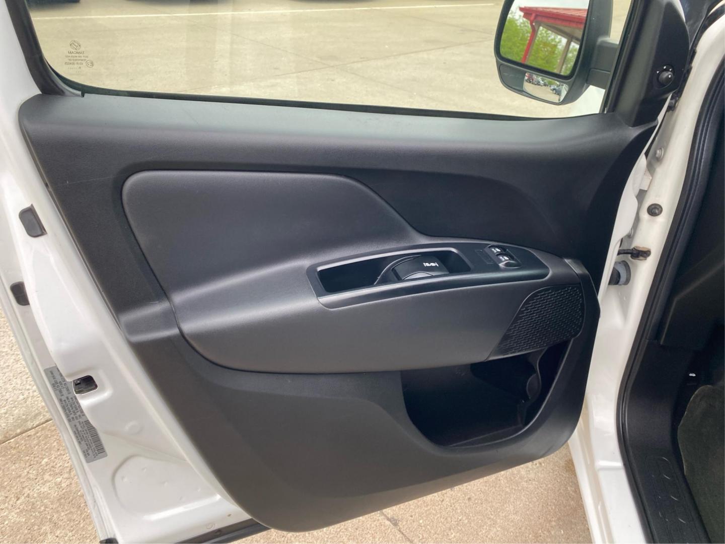 2020 WHITE RAM PROMASTER CITY SLT (ZFBHRFBB3L6) with an 2.4L engine, Automatic transmission, located at 908 SE 14th Street, Des Moines, IA, 50317, (515) 281-0330, 41.580303, -93.597046 - Photo#17