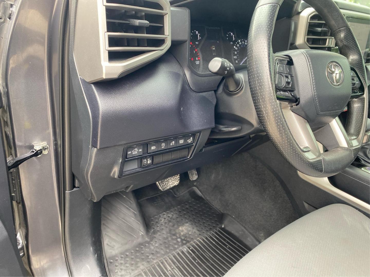 2023 GRAY TOYOTA TUNDRA CREWMAX SR (5TFLA5DB3PX) with an 3.4L engine, Automatic transmission, located at 908 SE 14th Street, Des Moines, IA, 50317, (515) 281-0330, 41.580303, -93.597046 - Photo#16