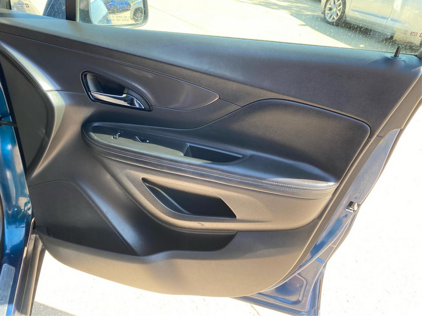 2019 TEAL BUICK ENCORE PREFERRED (KL4CJESB4KB) with an 1.4L engine, Automatic transmission, located at 908 SE 14th Street, Des Moines, IA, 50317, (515) 281-0330, 41.580303, -93.597046 - Photo#20