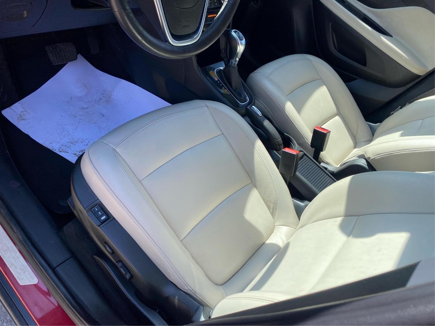 2018 RED BUICK ENCORE ESSENCE (KL4CJGSB5JB) with an 1.4L engine, Automatic transmission, located at 908 SE 14th Street, Des Moines, IA, 50317, (515) 281-0330, 41.580303, -93.597046 - Photo#18