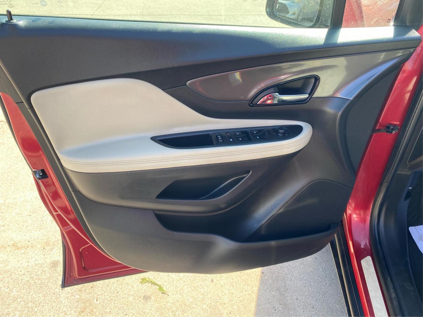 2018 RED BUICK ENCORE ESSENCE (KL4CJGSB5JB) with an 1.4L engine, Automatic transmission, located at 908 SE 14th Street, Des Moines, IA, 50317, (515) 281-0330, 41.580303, -93.597046 - Photo#19
