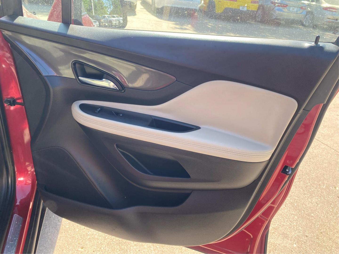 2018 RED BUICK ENCORE ESSENCE (KL4CJGSB5JB) with an 1.4L engine, Automatic transmission, located at 908 SE 14th Street, Des Moines, IA, 50317, (515) 281-0330, 41.580303, -93.597046 - Photo#20