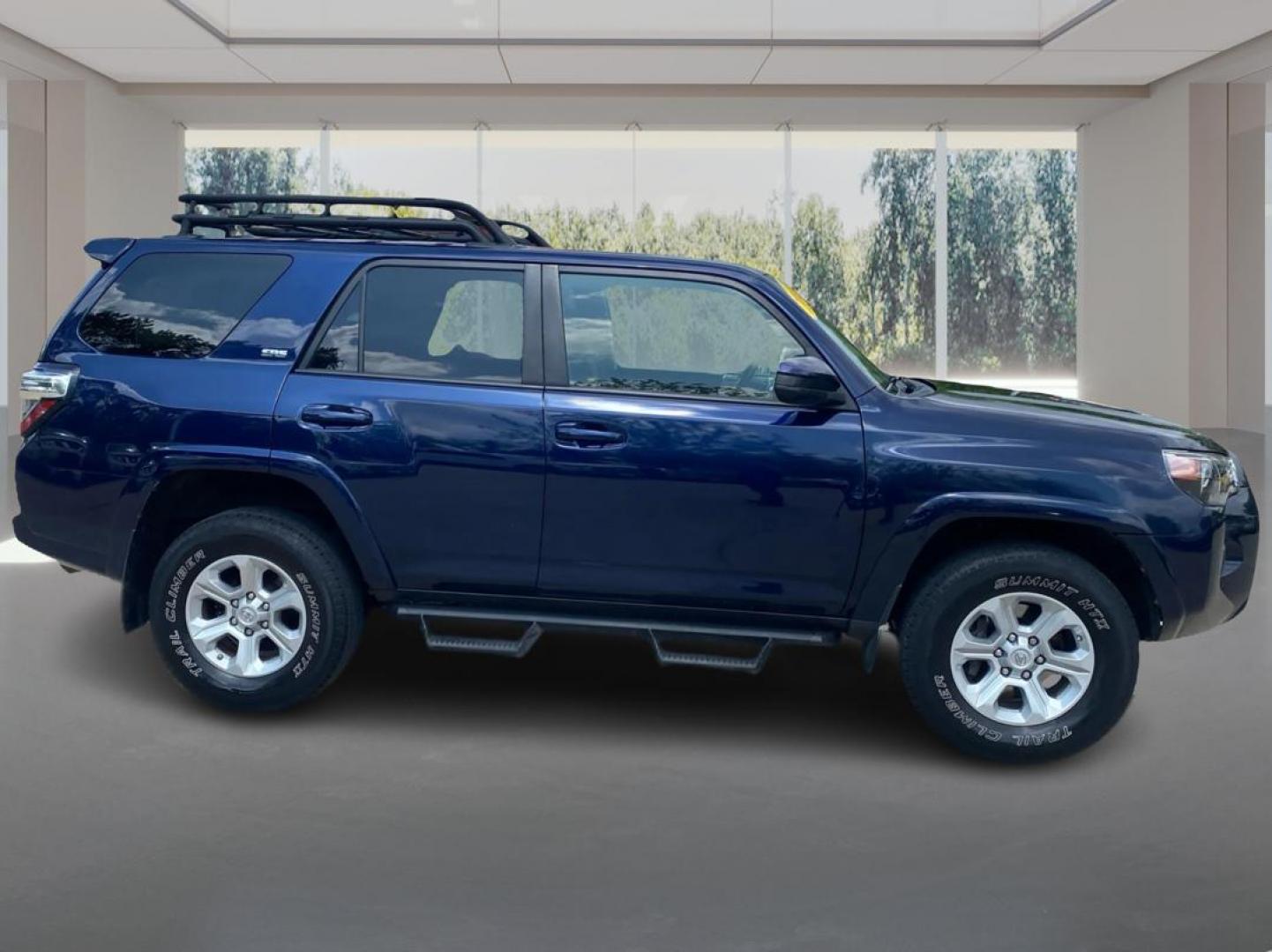 2017 BLUE TOYOTA 4RUNNER SR5/SR5 PREMIUM (JTEBU5JR8H5) with an 4.0L engine, Automatic transmission, located at 908 SE 14th Street, Des Moines, IA, 50317, (515) 281-0330, 41.580303, -93.597046 - Photo#1