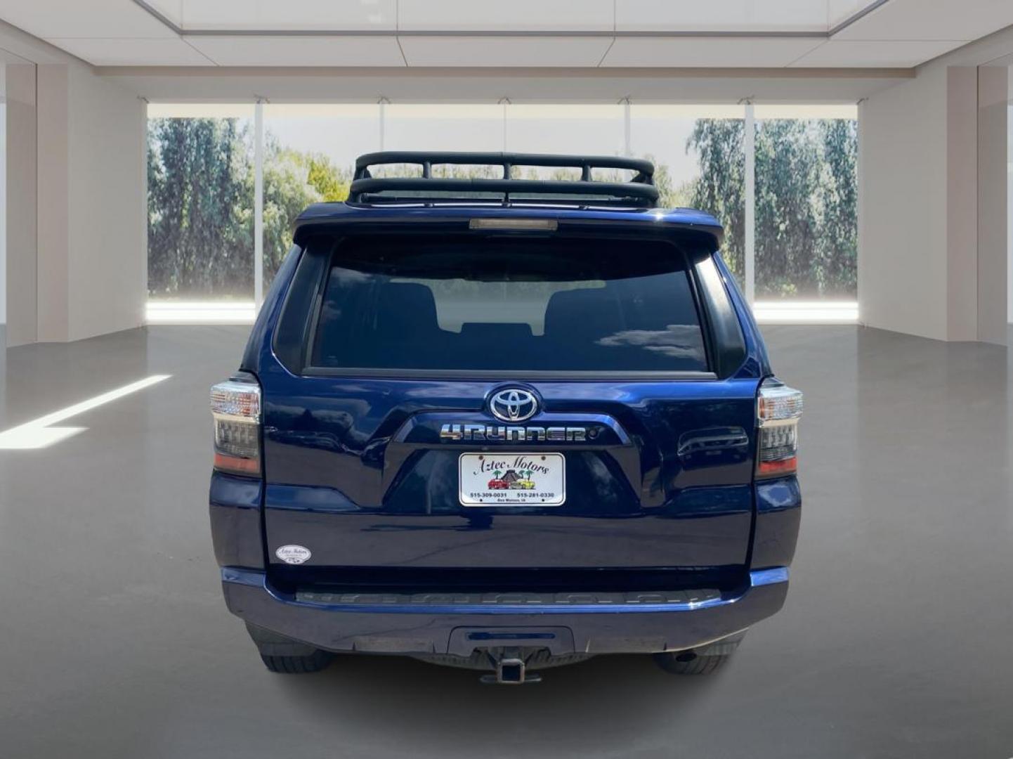 2017 BLUE TOYOTA 4RUNNER SR5/SR5 PREMIUM (JTEBU5JR8H5) with an 4.0L engine, Automatic transmission, located at 908 SE 14th Street, Des Moines, IA, 50317, (515) 281-0330, 41.580303, -93.597046 - Photo#3