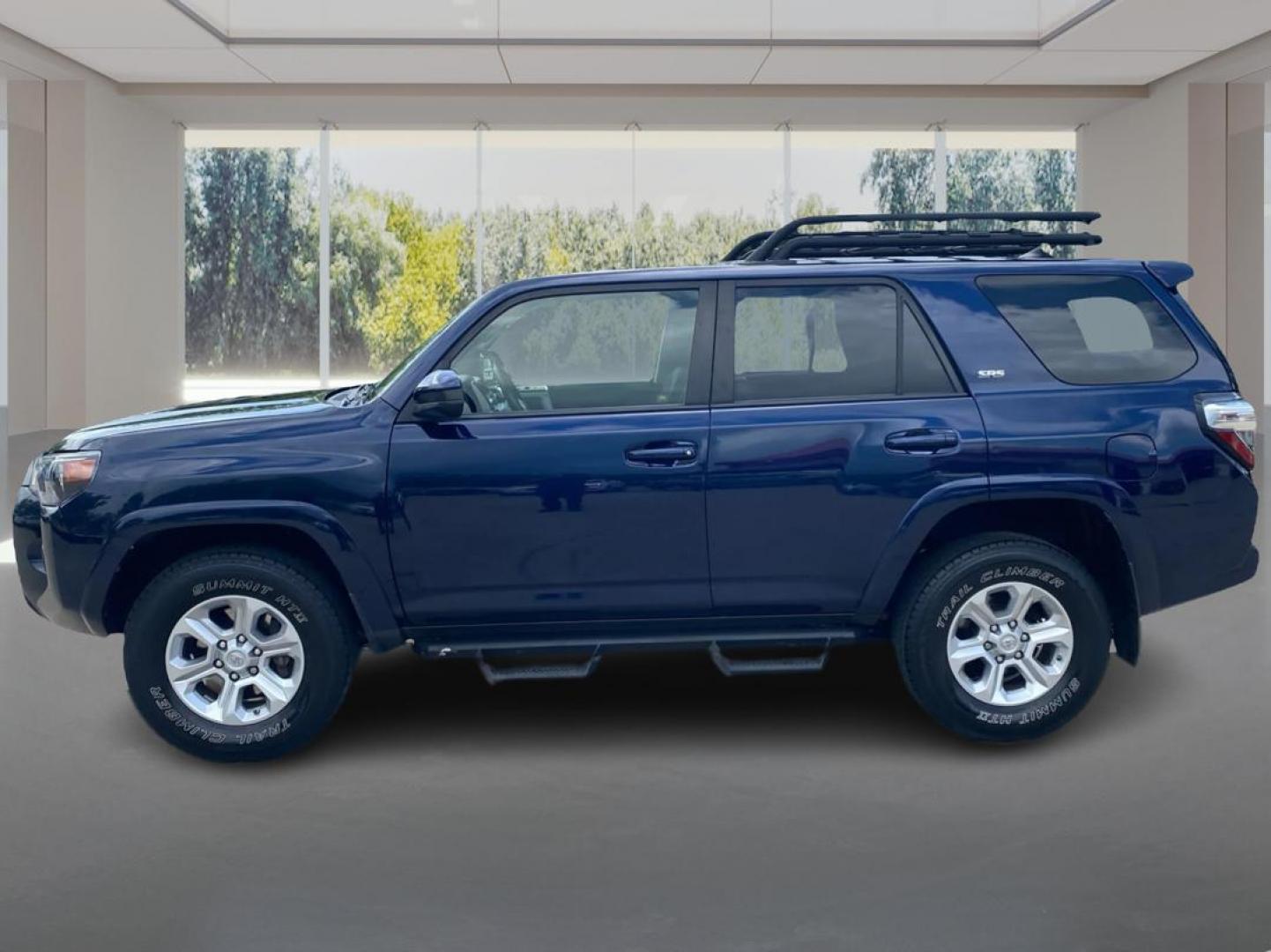 2017 BLUE TOYOTA 4RUNNER SR5/SR5 PREMIUM (JTEBU5JR8H5) with an 4.0L engine, Automatic transmission, located at 908 SE 14th Street, Des Moines, IA, 50317, (515) 281-0330, 41.580303, -93.597046 - Photo#5