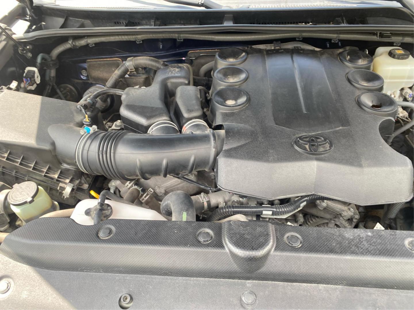 2017 BLUE TOYOTA 4RUNNER SR5/SR5 PREMIUM (JTEBU5JR8H5) with an 4.0L engine, Automatic transmission, located at 908 SE 14th Street, Des Moines, IA, 50317, (515) 281-0330, 41.580303, -93.597046 - Photo#10