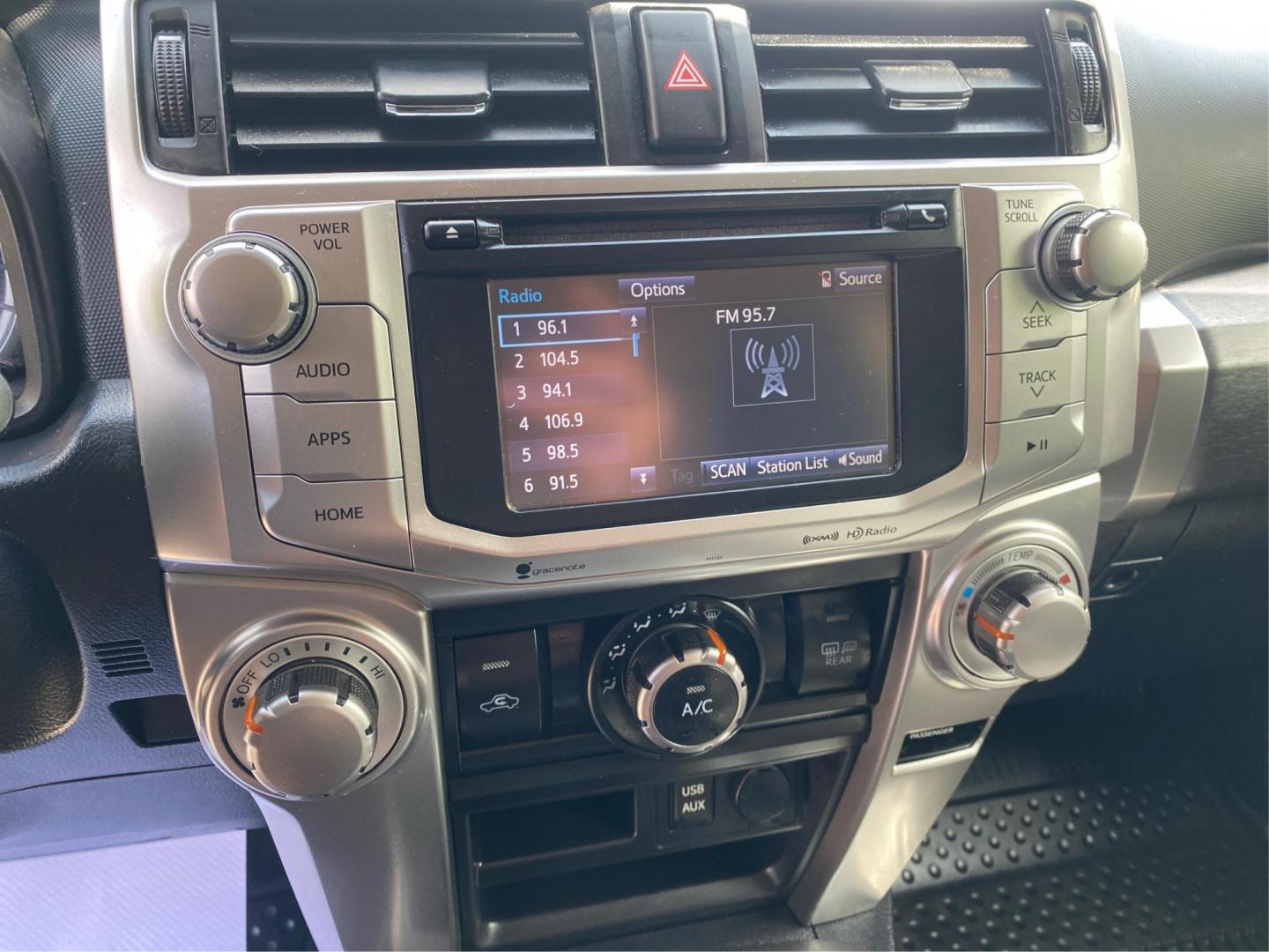 2017 BLUE TOYOTA 4RUNNER SR5/SR5 PREMIUM (JTEBU5JR8H5) with an 4.0L engine, Automatic transmission, located at 908 SE 14th Street, Des Moines, IA, 50317, (515) 281-0330, 41.580303, -93.597046 - Photo#13